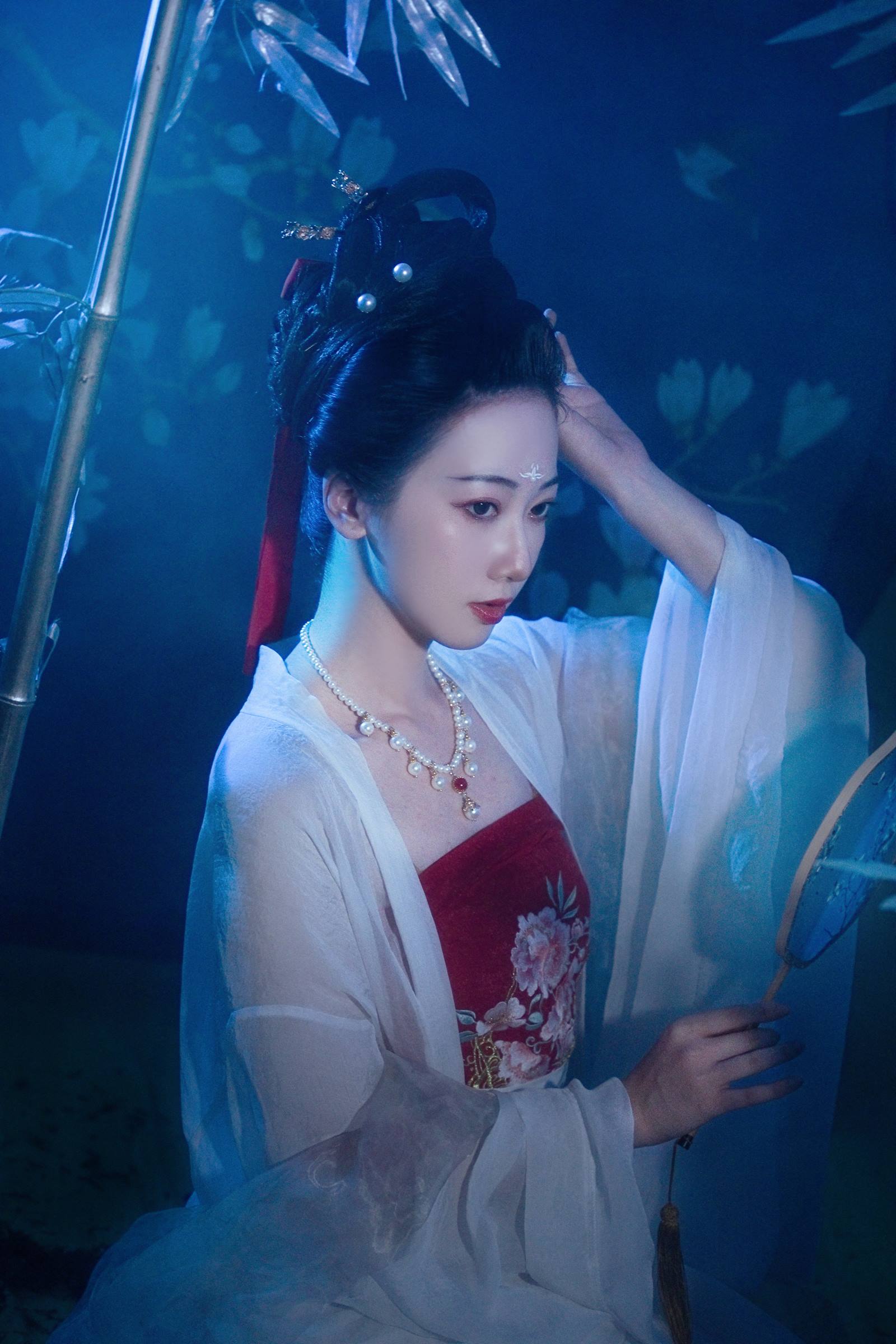 [YITUYU艺图语]2022.08.22 竹林深处 犬壹-[25+1P/801MB]
