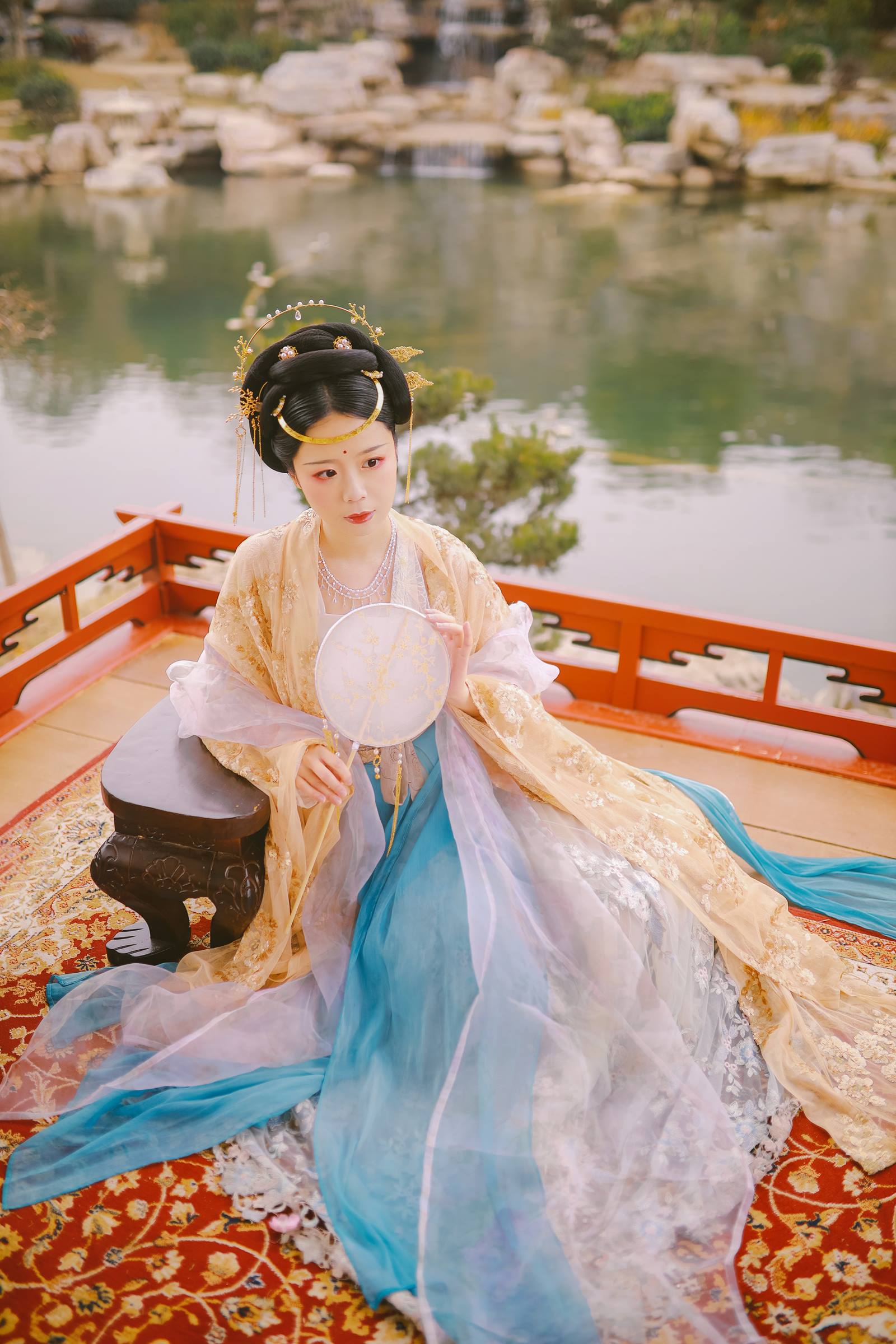 [YITUYU艺图语]2022.08.24 云想衣裳花想容 Suky喜欢软绵绵毛茸茸的团子[21+1P/199MB]