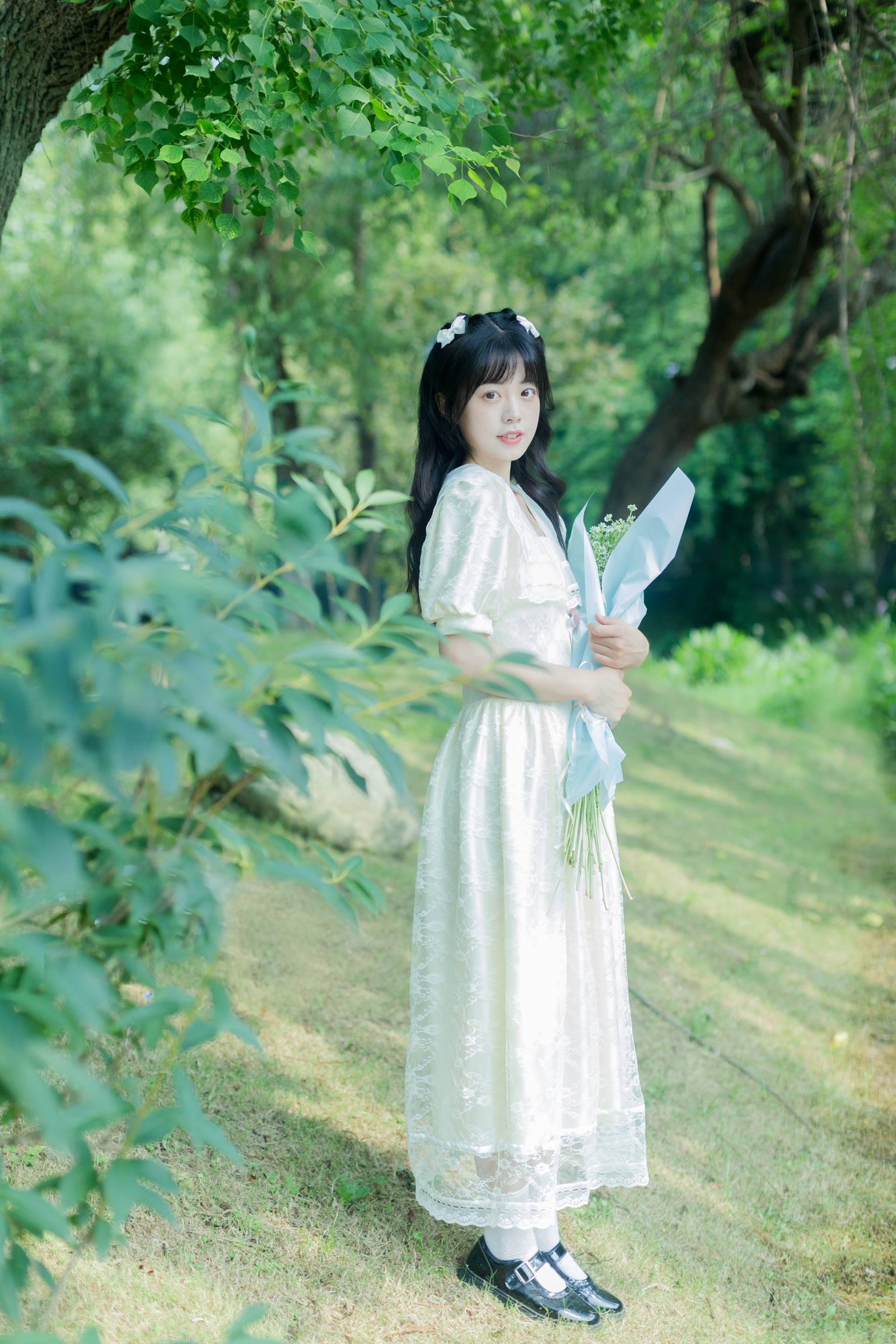 [YITUYU艺图语]2022.08.21 这里会长出一朵花 可爱泡泡呀[29+1P/275MB]