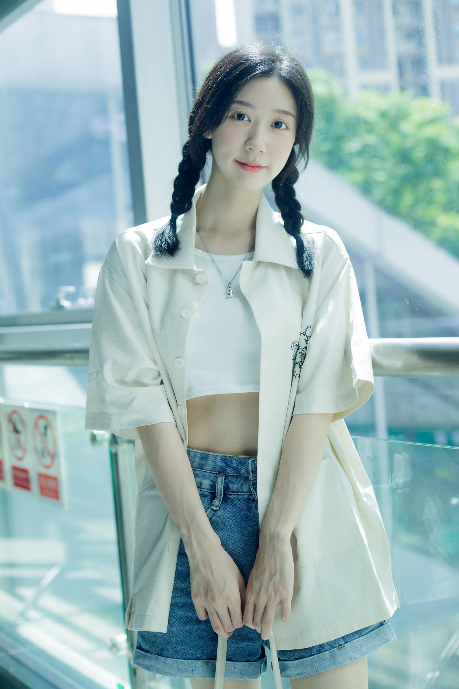 [YITUYU艺图语]2022.08.22 地铁奇遇记 饲猫少女-[38+1P/340MB]