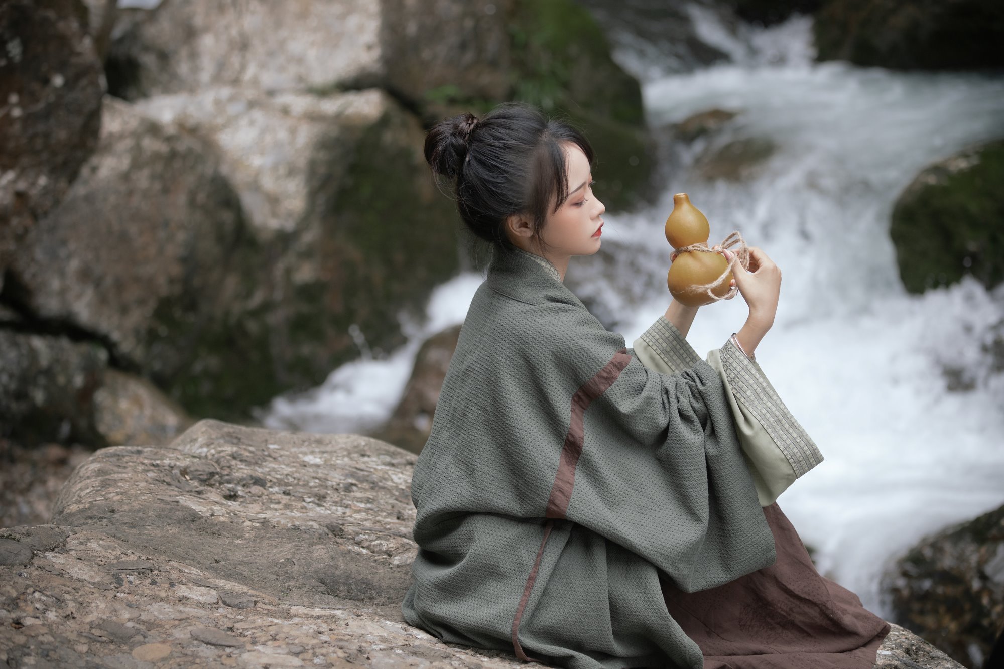 [YITUYU艺图语]2022.08.13 上山 梨一依[37+1P/505MB]