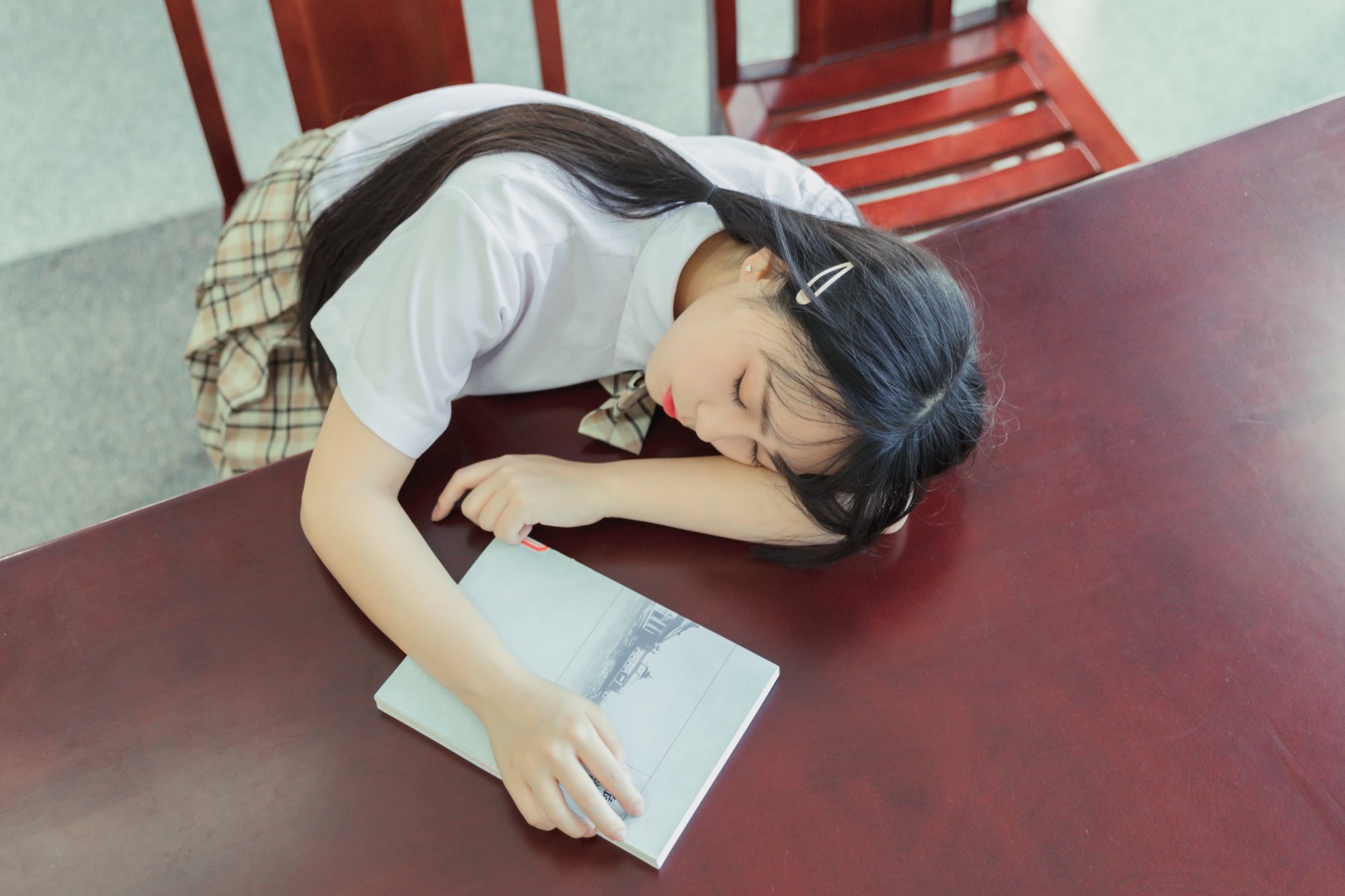 [YITUYU艺图语]2022.08.11 毕业季 阡墨红尘[30+1P/426MB]