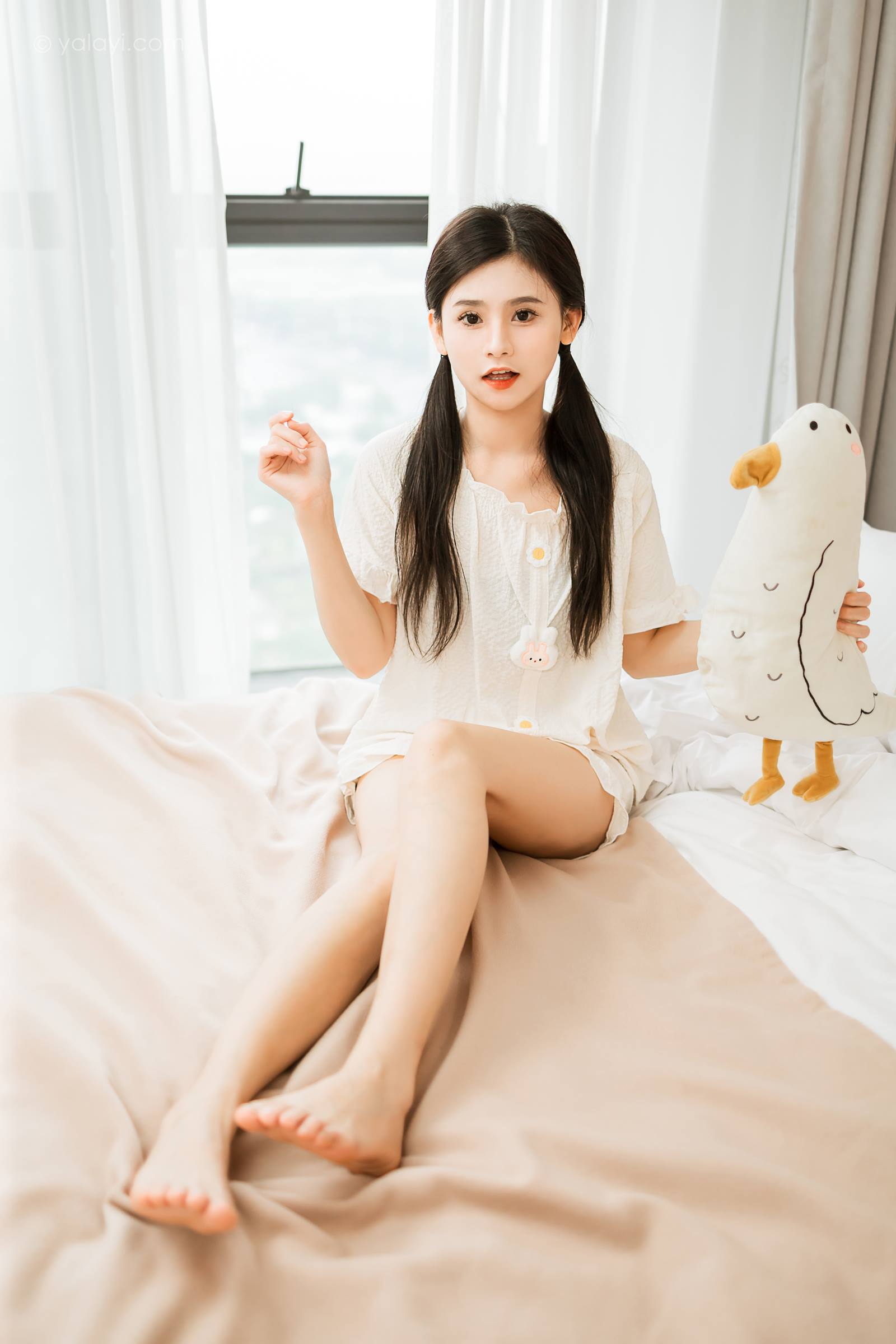 [YALAYI雅拉伊]2023.10.16 NO.1073 双马尾少女 徐小云[44+1P/197MB]