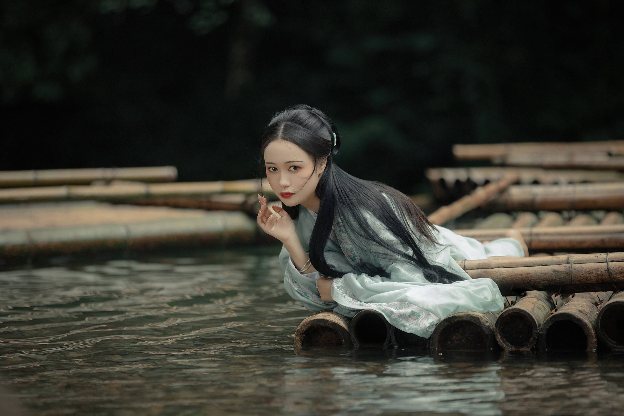 [YITUYU艺图语]2022.08.22 轻舟 梨一依[20+1P/282MB]