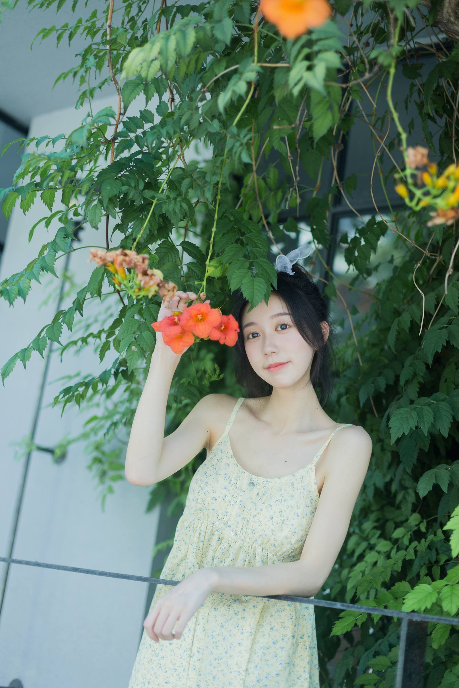 [YITUYU艺图语]2022.08.18 夏日凌霄 饲猫少女-[32+1P/311MB]