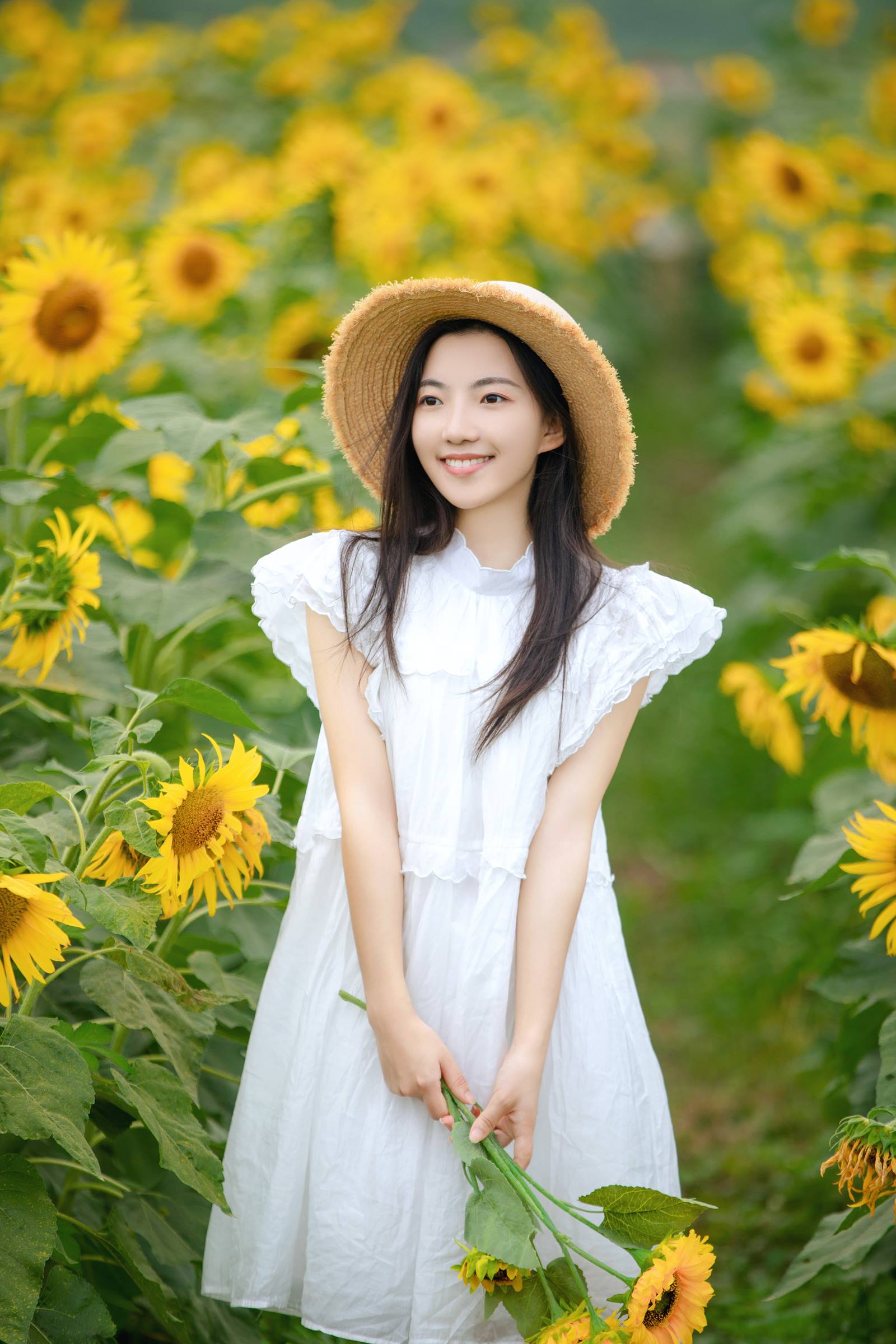 [YITUYU艺图语]2022.08.22 向日葵女孩 栗子[21P/371MB]