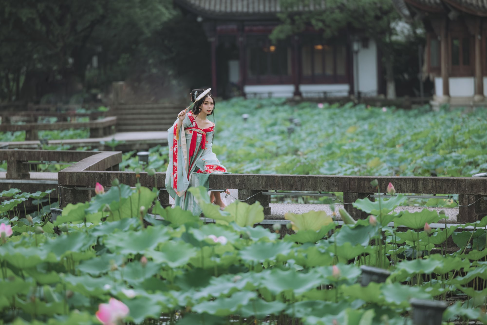 [YITUYU艺图语]2022.08.13 风荷举 阡墨红尘[21+1P/345MB]