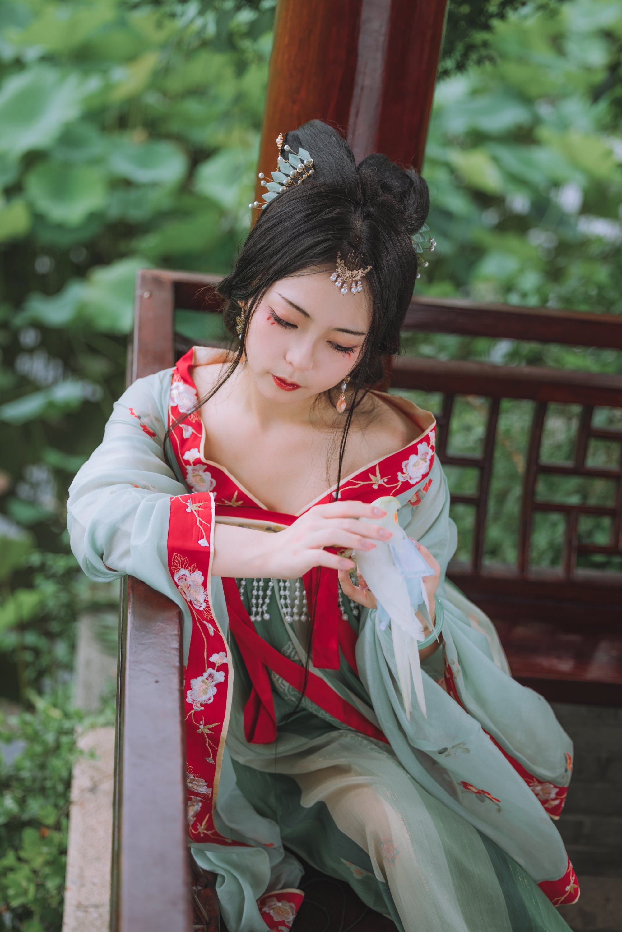 [YITUYU艺图语]2022.08.13 风荷举 阡墨红尘[21+1P/345MB]