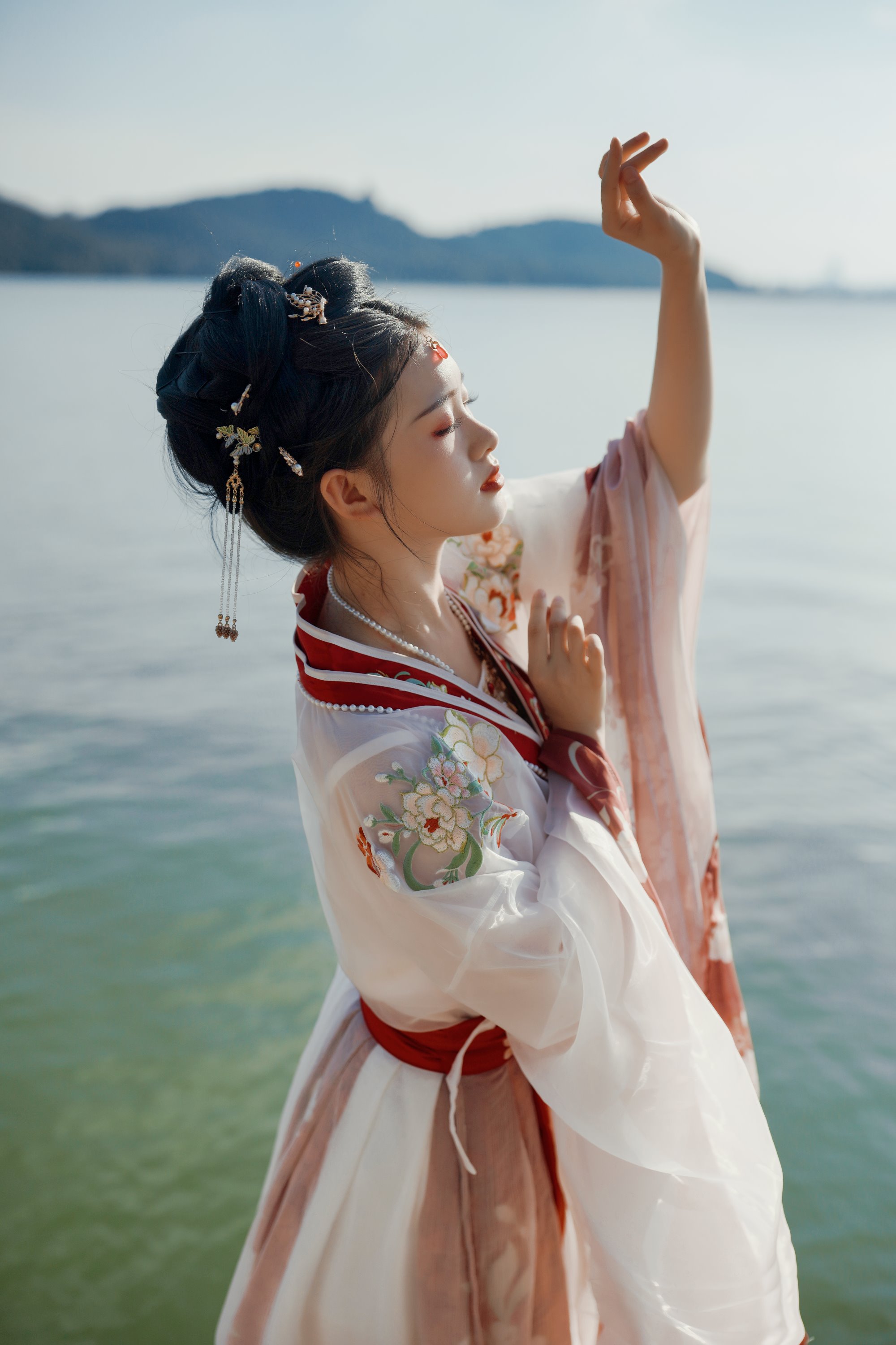 [YITUYU艺图语]2022.08.14 总有人间一两风 悦璃[23+1P/334MB]