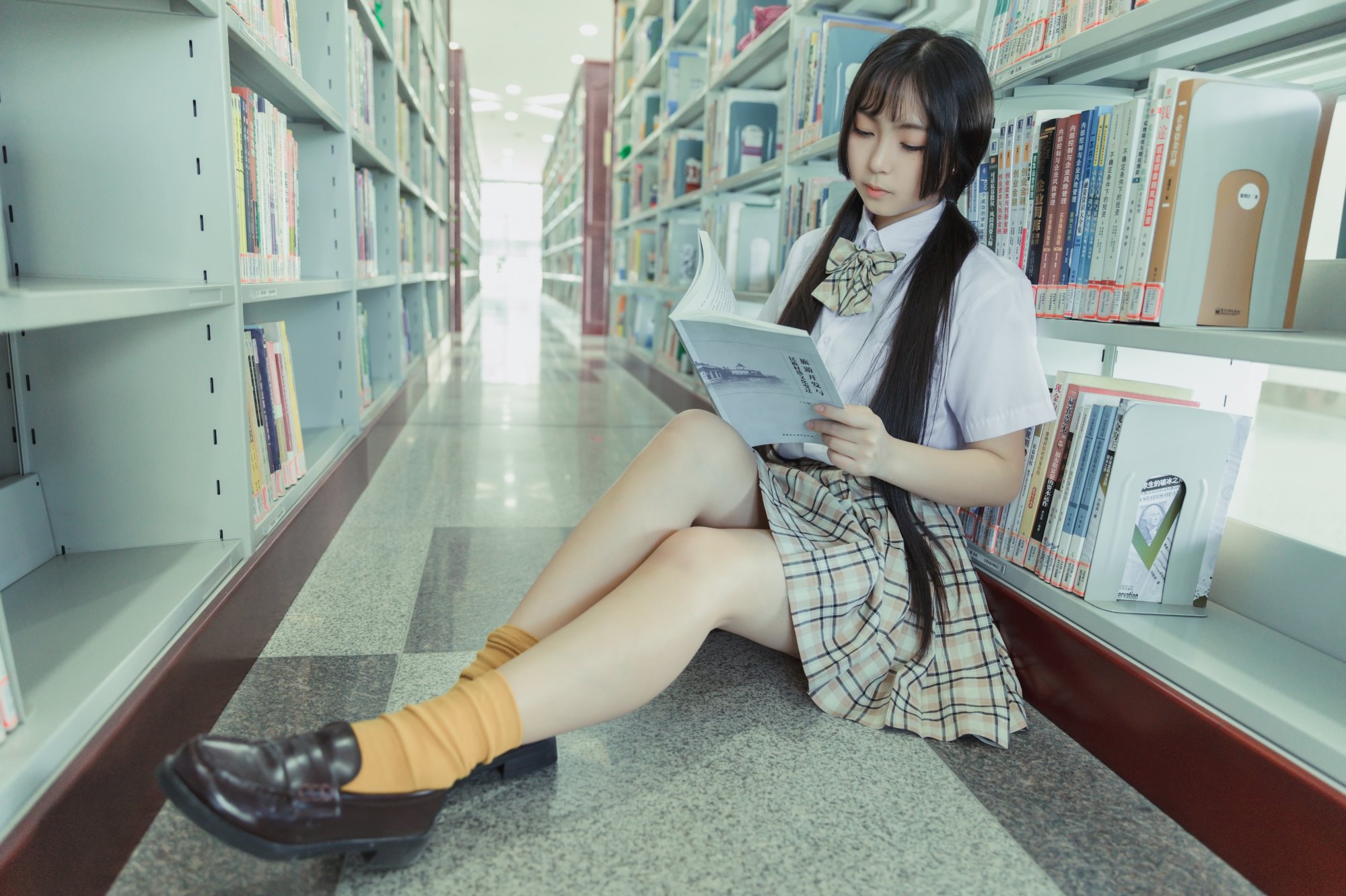 [YITUYU艺图语]2022.08.11 毕业季 阡墨红尘[30+1P/426MB]
