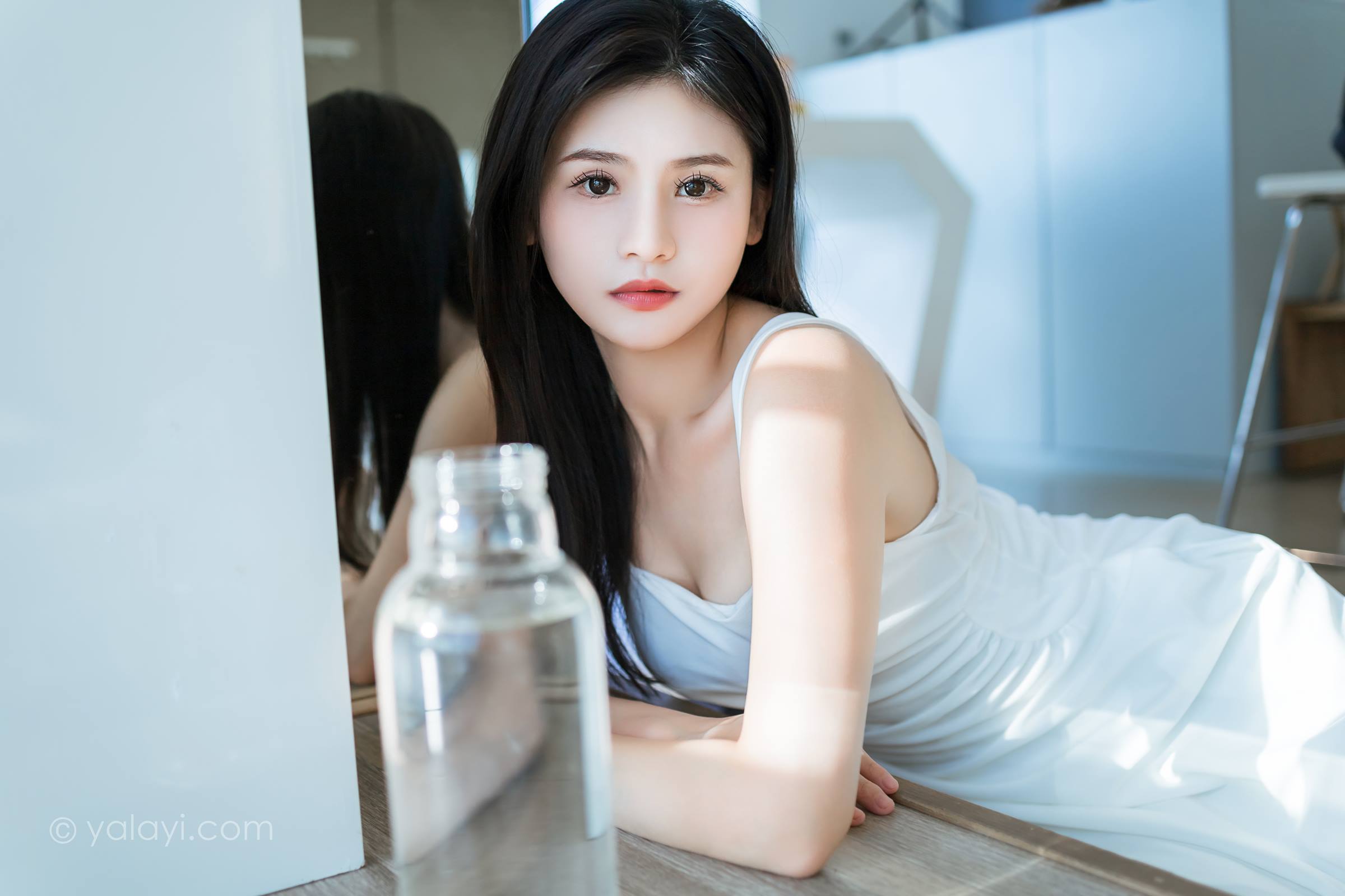 [YALAYI雅拉伊]2023.10.18 NO.1074 小金鱼 若婷[45+1P/244MB]