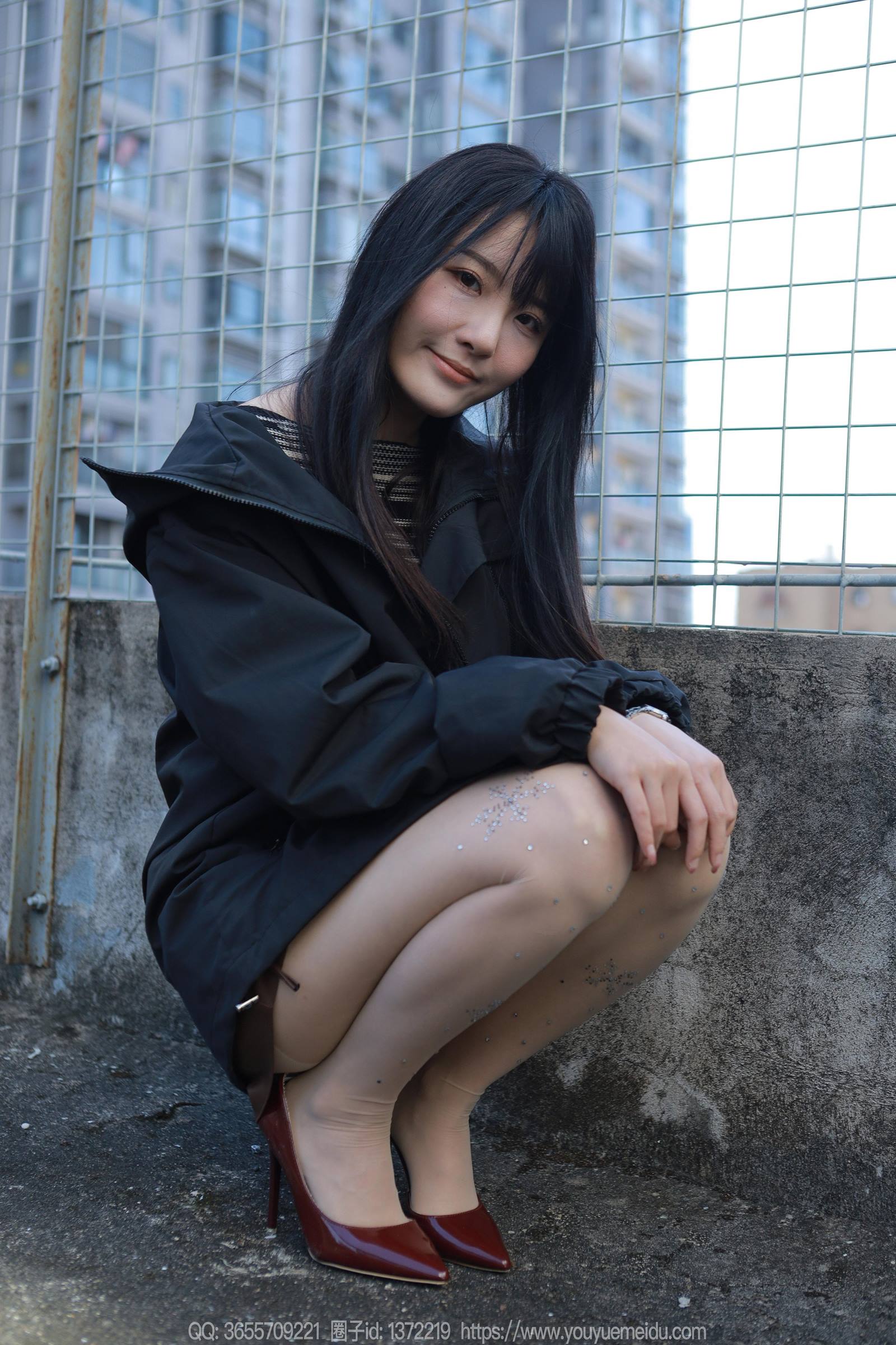 [IESS异思趣向] 2023.12.07 丝享家1605：婉萍《晒晒太阳》[86P/103MB]