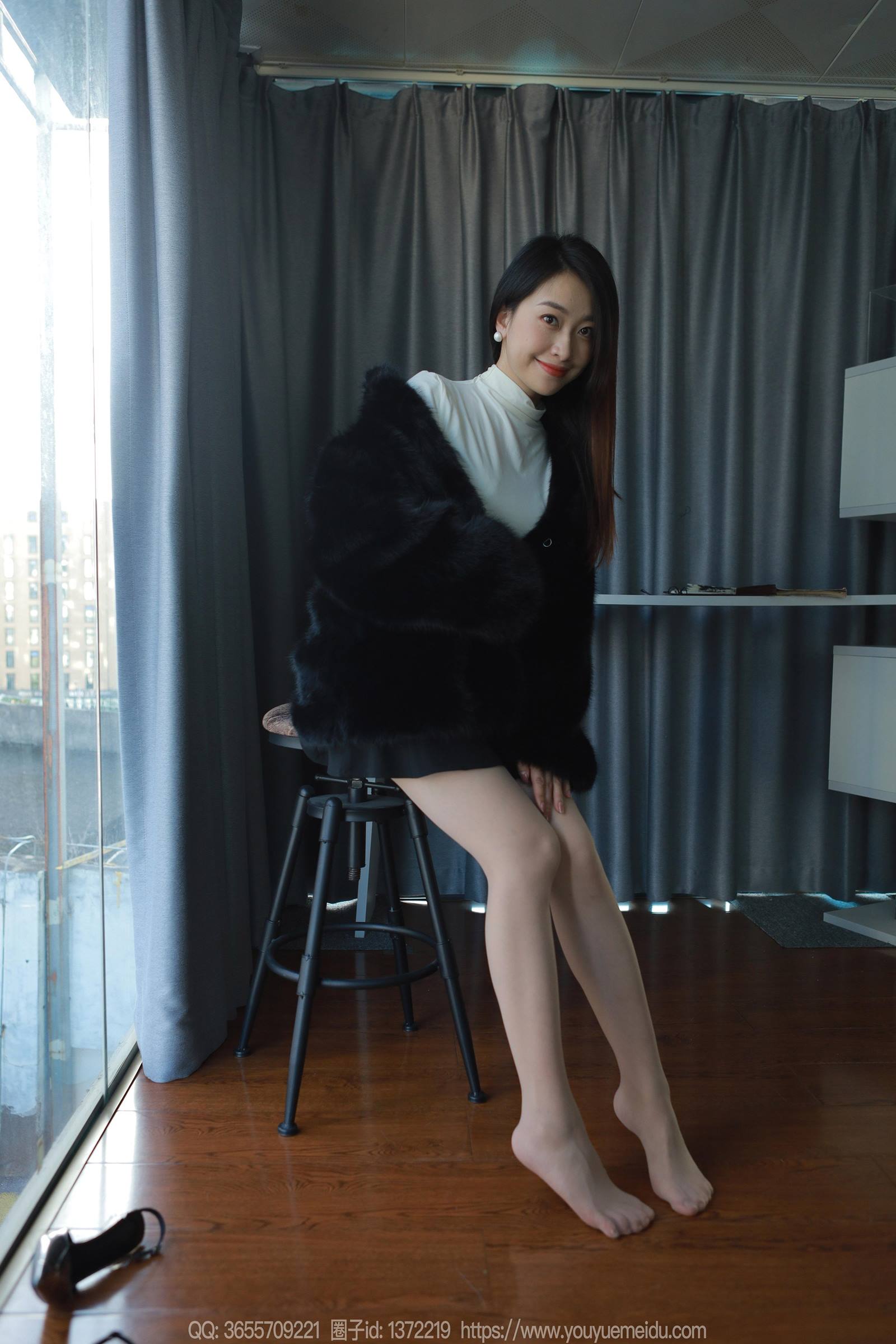 [IESS异思趣向] 2023.12.05 丝享家1603：小婕《黑色大衣》[85P/71MB]