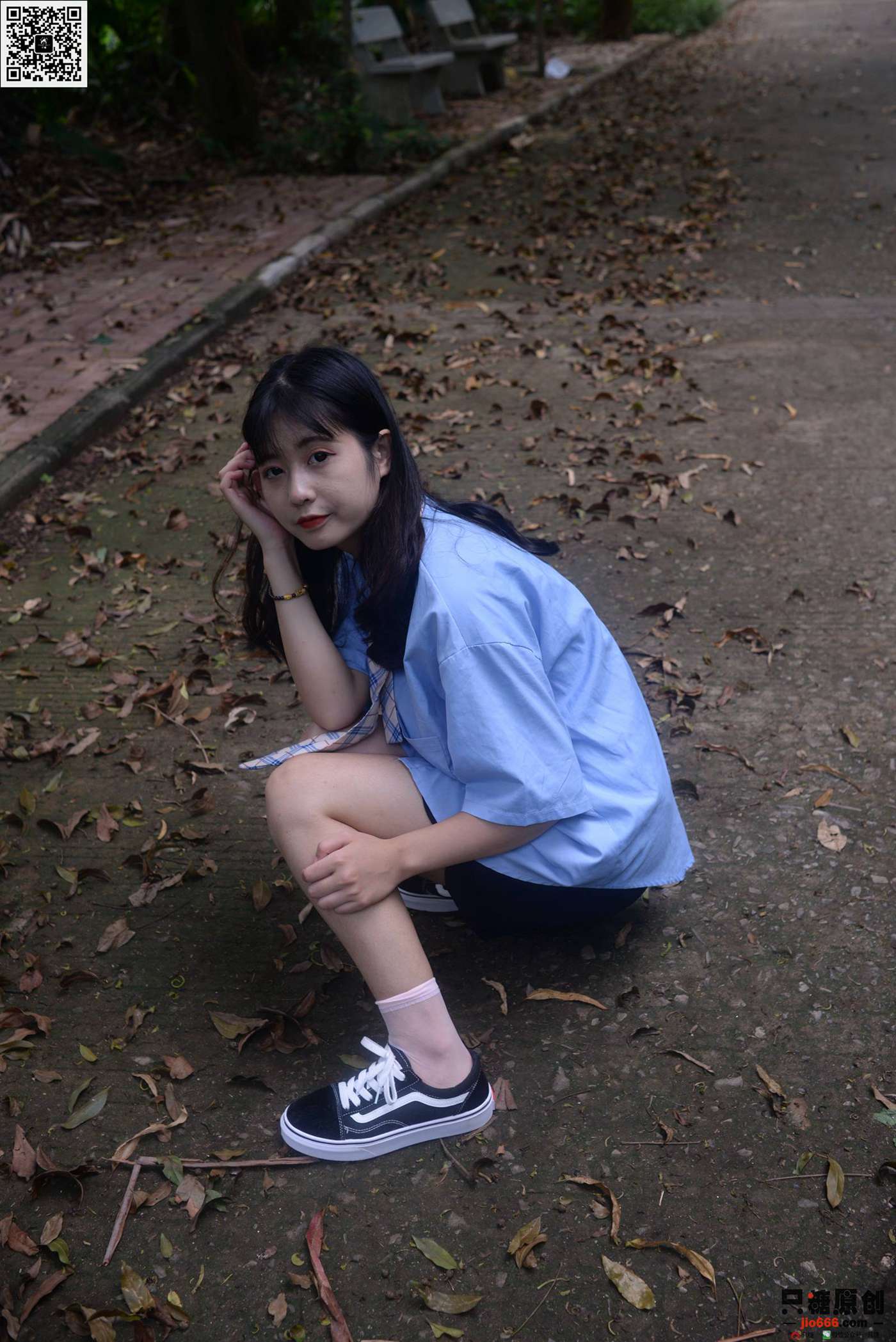 只糖棉袜 NO.381 孙怡 – 绿荫里的一抹蓝 [164P/1V/896MB]