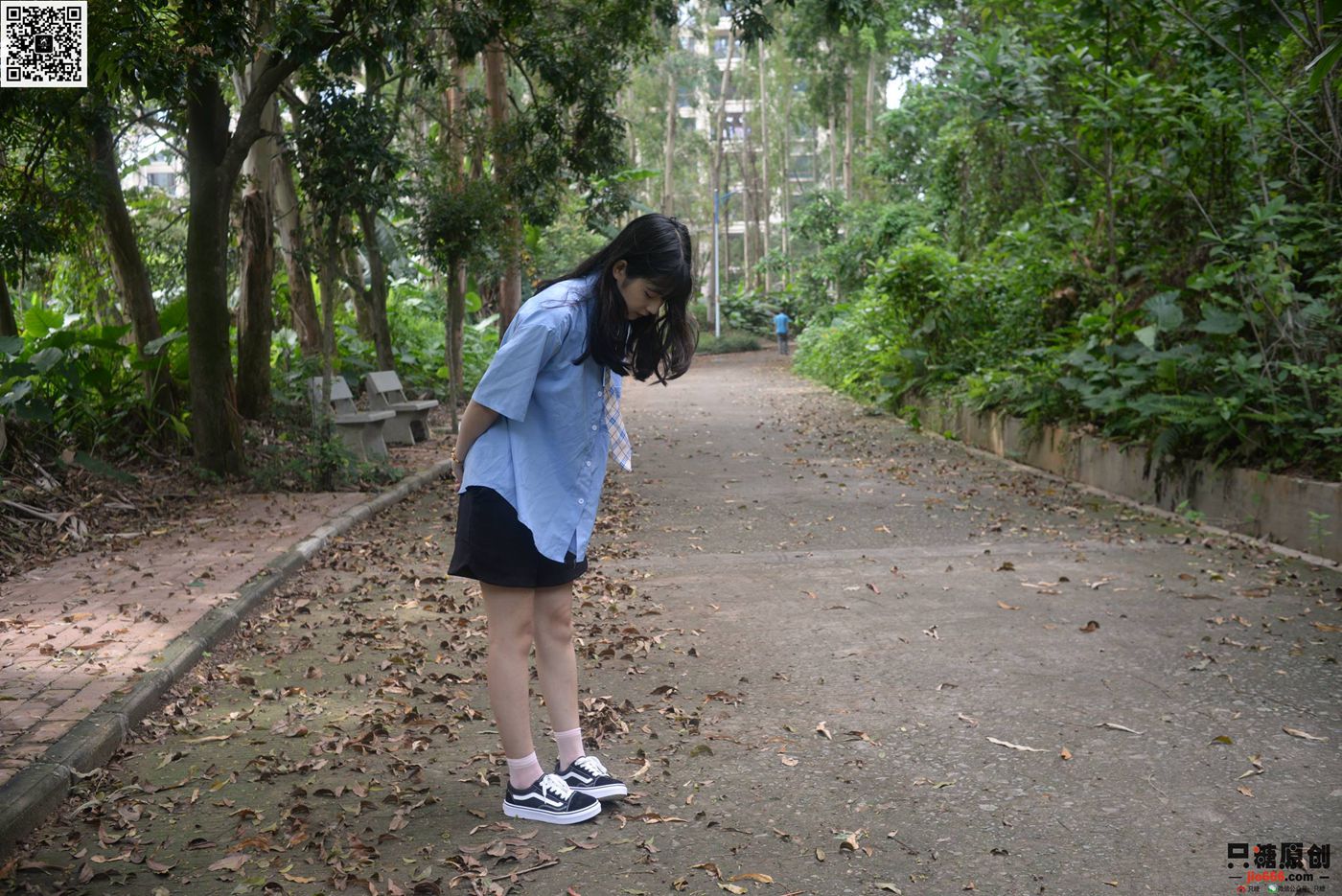 只糖棉袜 NO.381 孙怡 – 绿荫里的一抹蓝 [164P/1V/896MB]