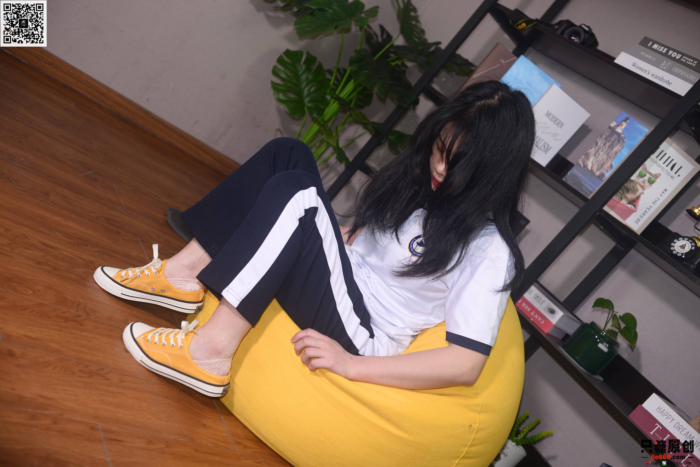 只糖棉袜 NO.332 小奕 – 四分春风 [69P/407MB]