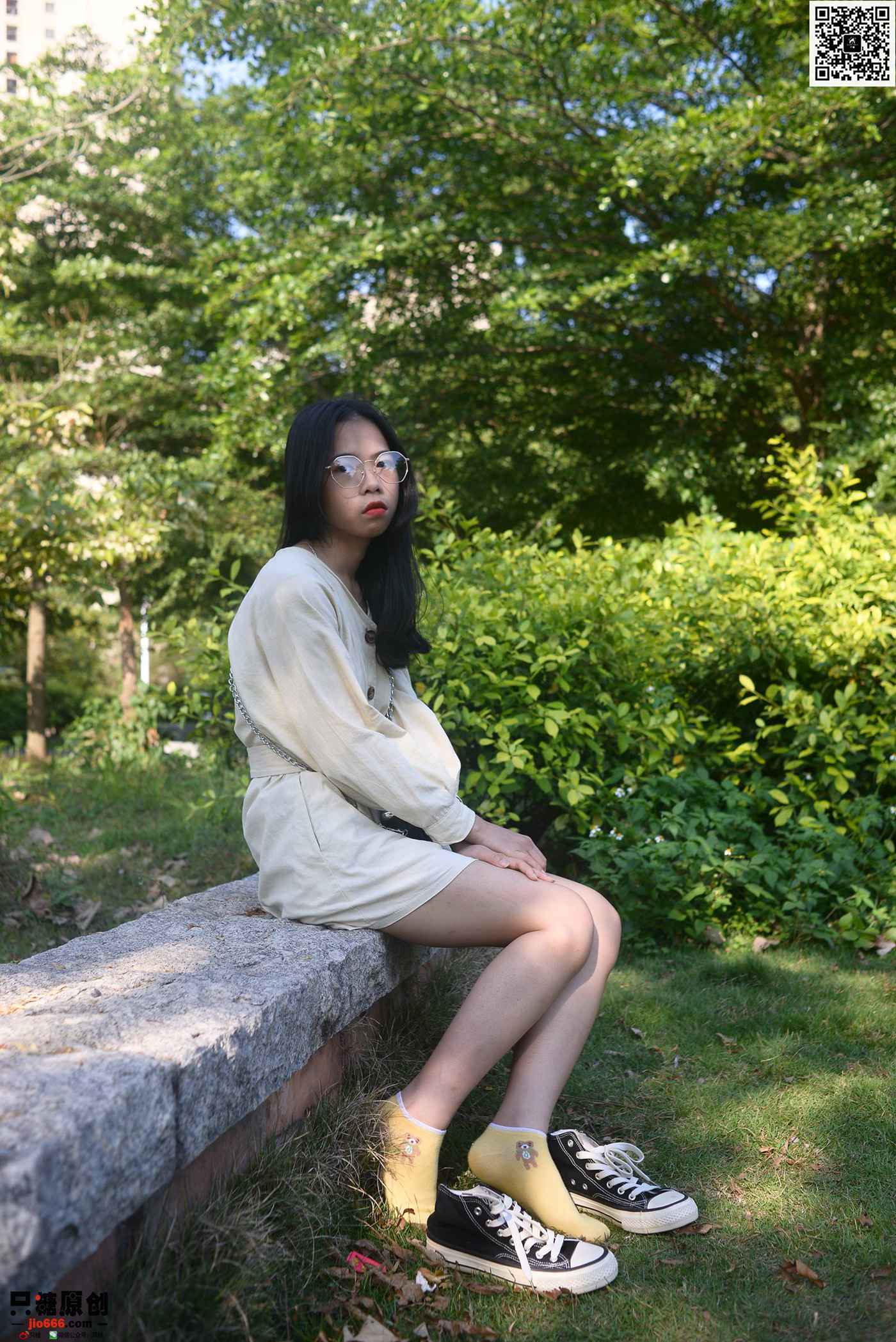 只糖棉袜 NO.340 小花 – 时光如初见 [64P/1V/583M]