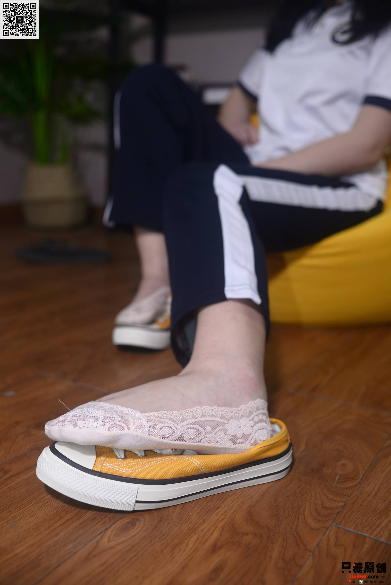 只糖棉袜 NO.332 小奕 – 四分春风 [69P/407MB]