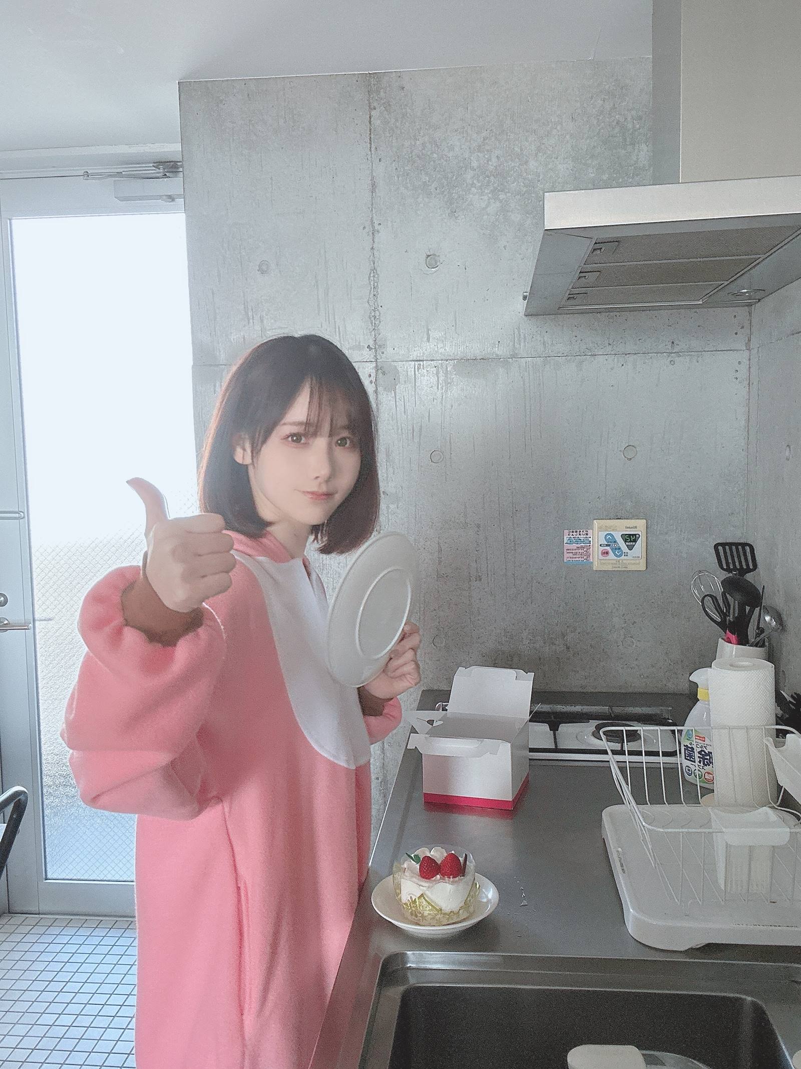网紅Coser@けん研(けんけん) [Fantia] 2022年12月合辑 [145P/3V/946MB]