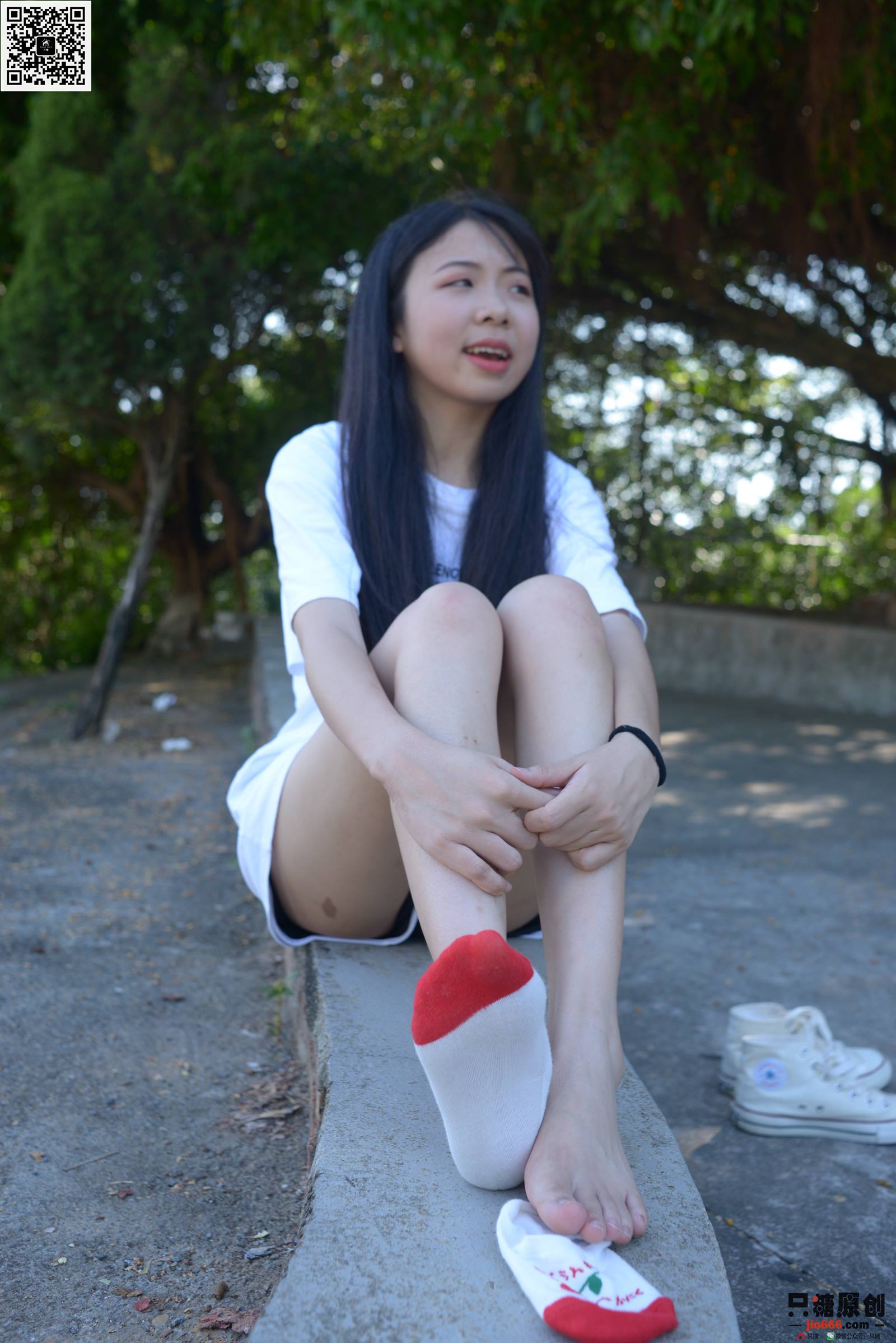 只糖棉袜 NO.450 小语 – 八月你好 [53P/1V/539MB]