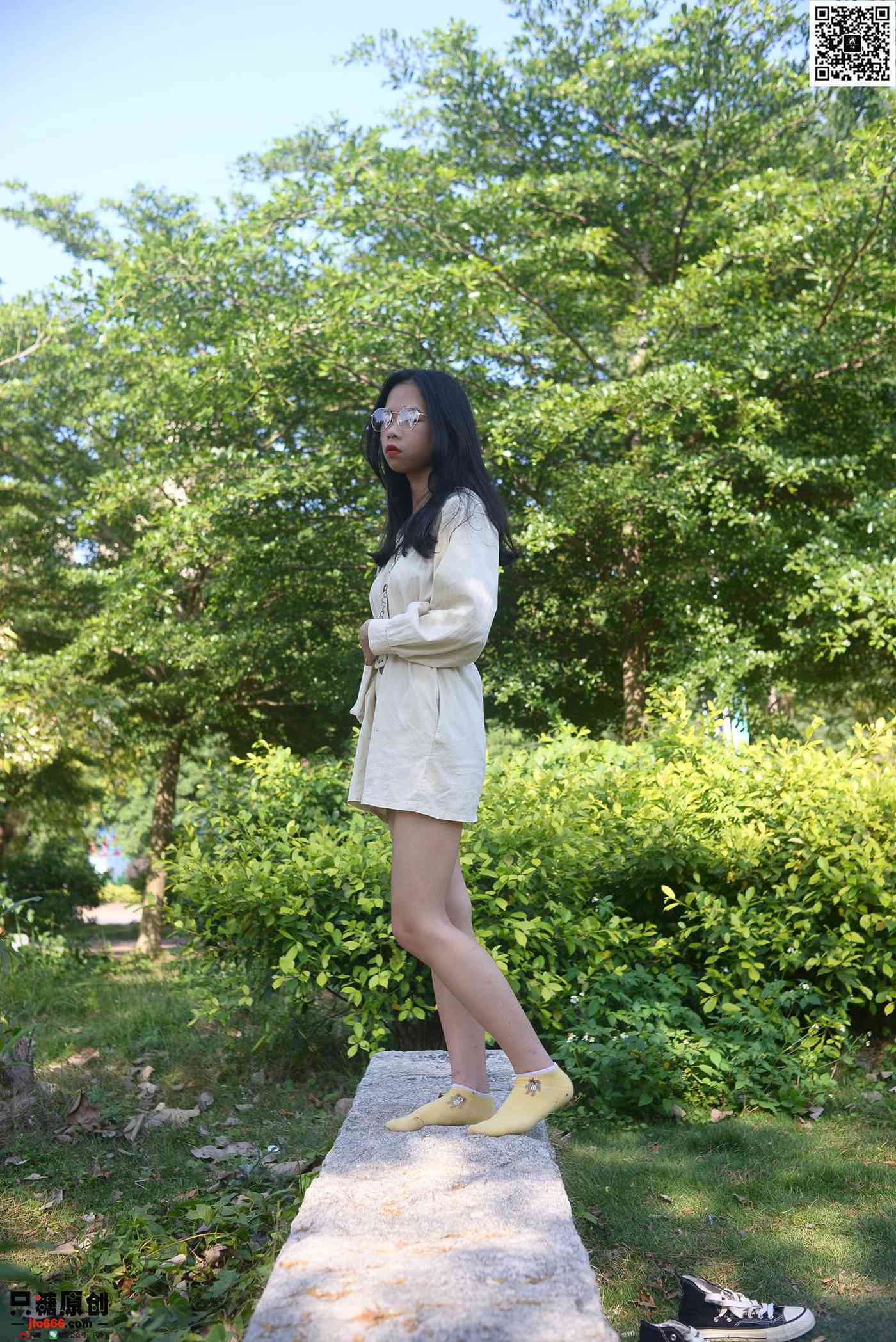 只糖棉袜 NO.340 小花 – 时光如初见 [64P/1V/583M]