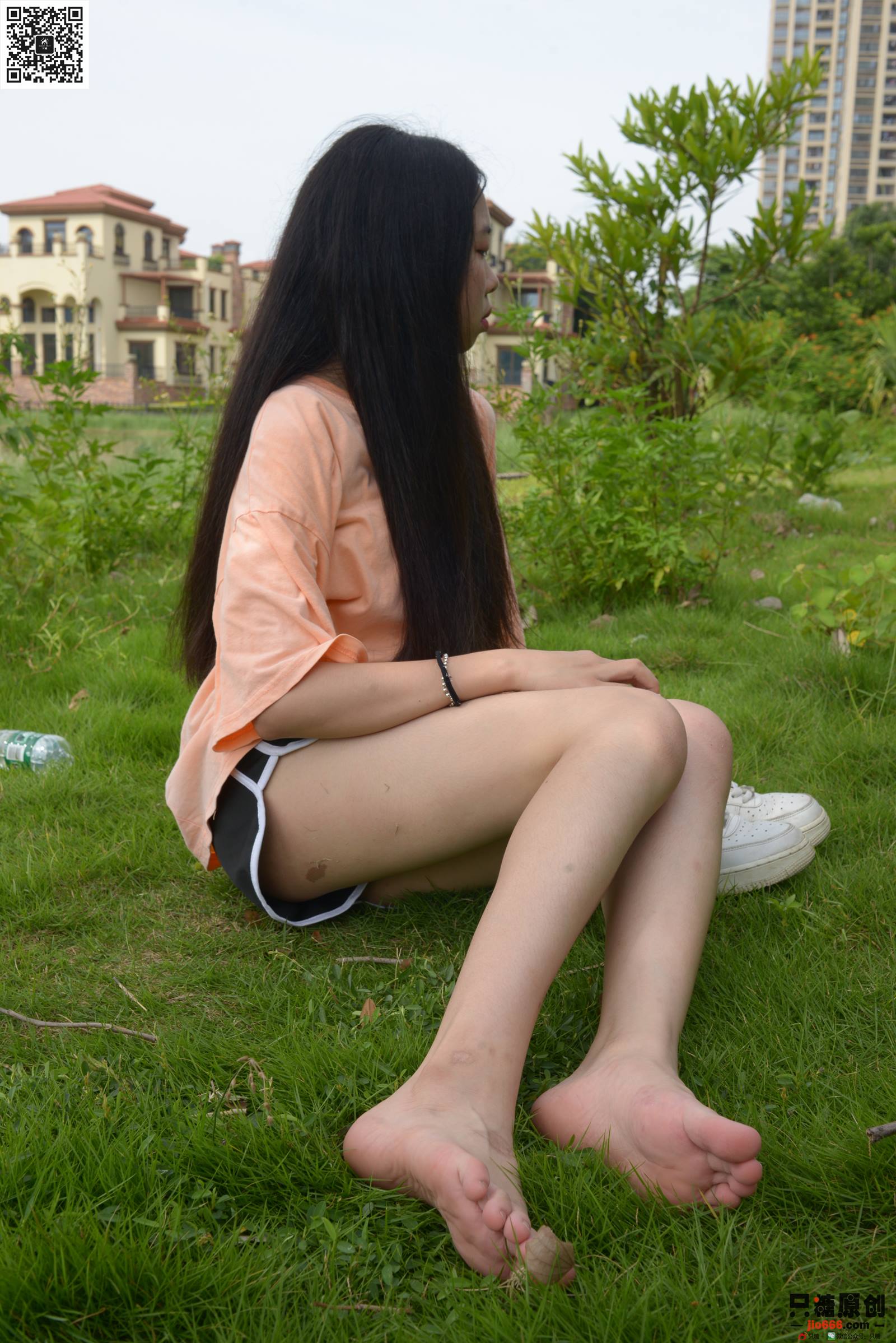 只糖棉袜 NO.433 小语 – 与夏天的拥抱 [77P/1V/577MB]