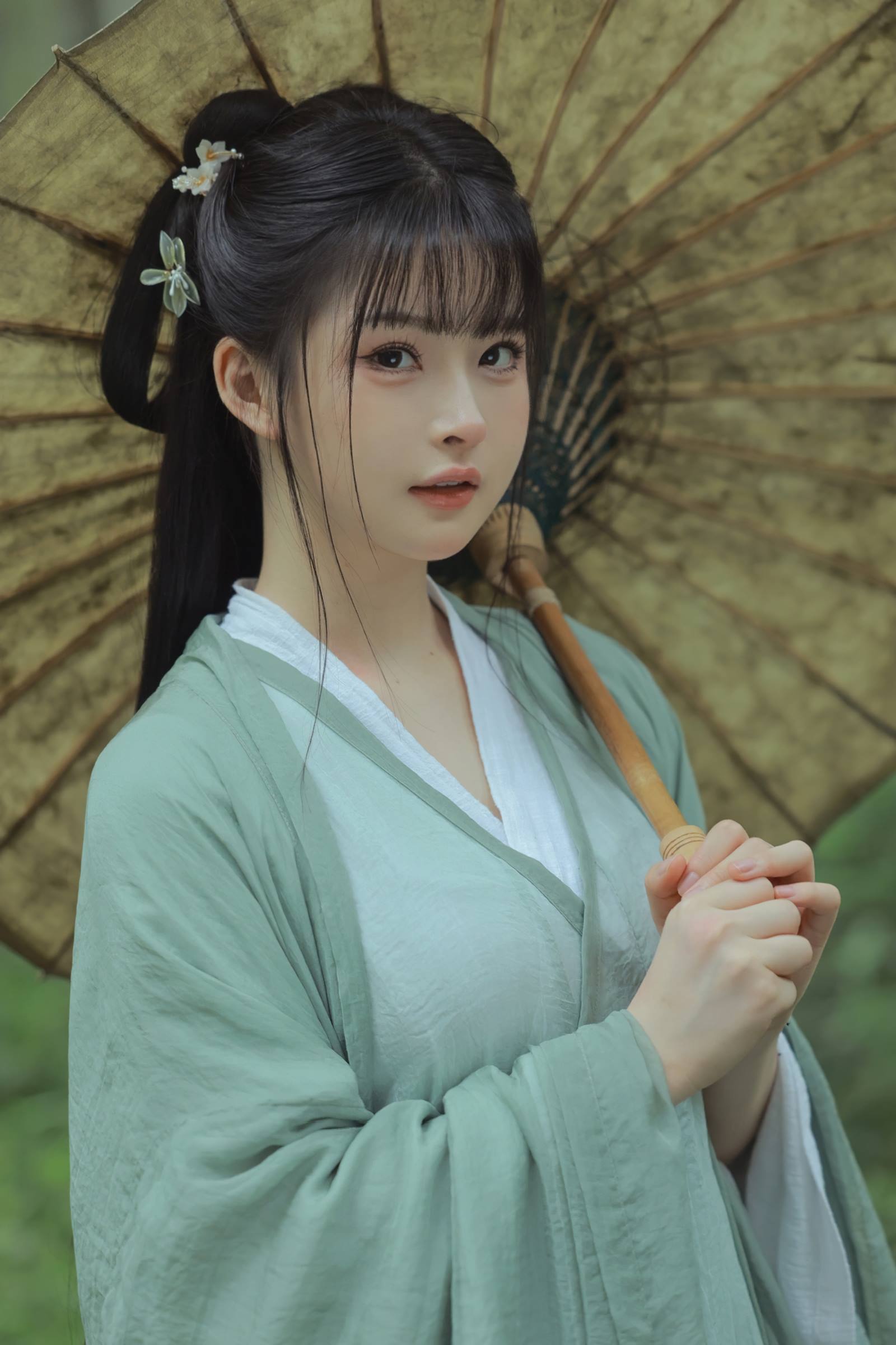 白莉爱吃巧克力  古风汉服[9P/49MB]