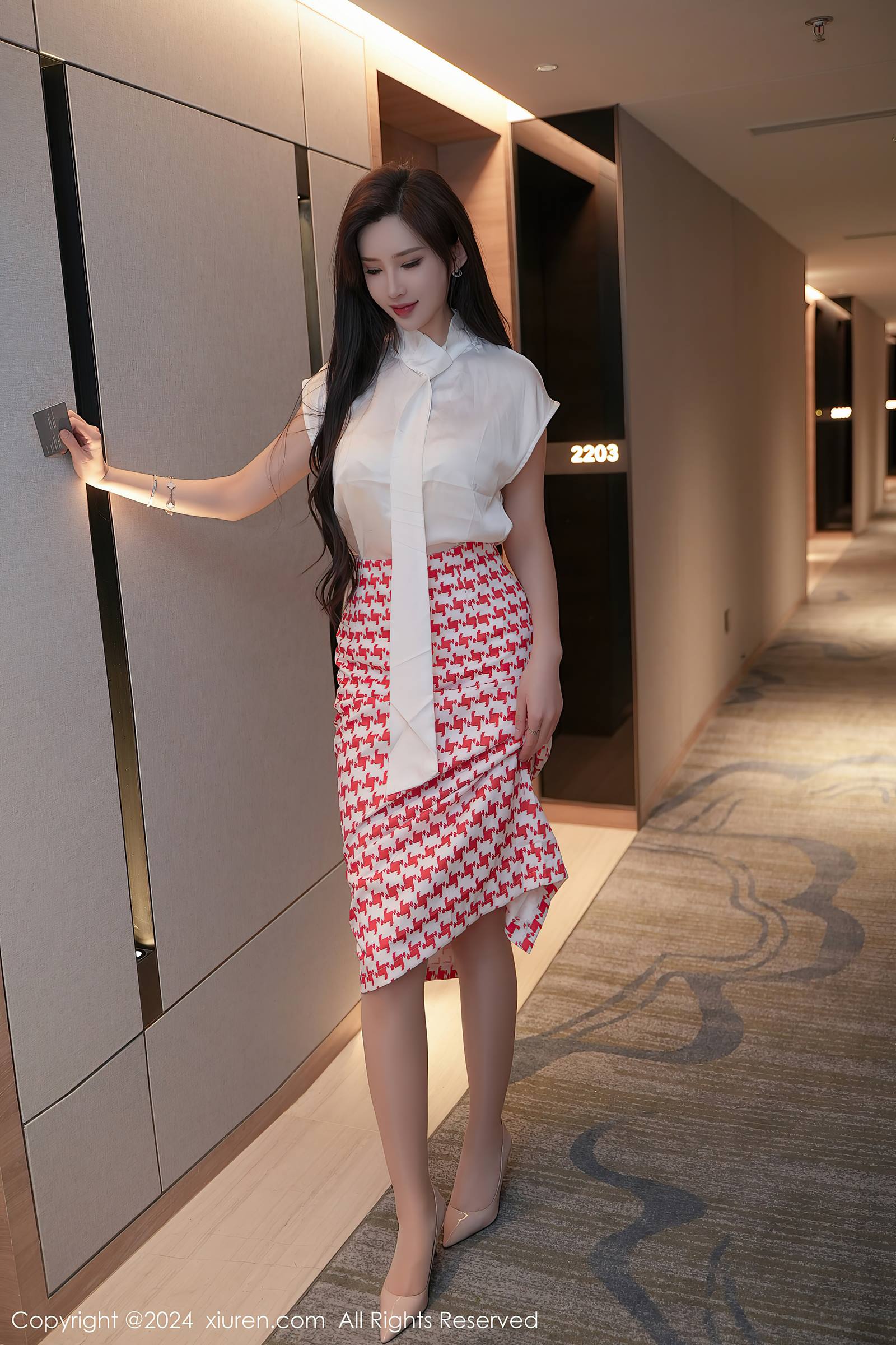 [Xiuren秀人网]2024.01.11 NO.7944 Carol周妍希[64+1P/709MB]