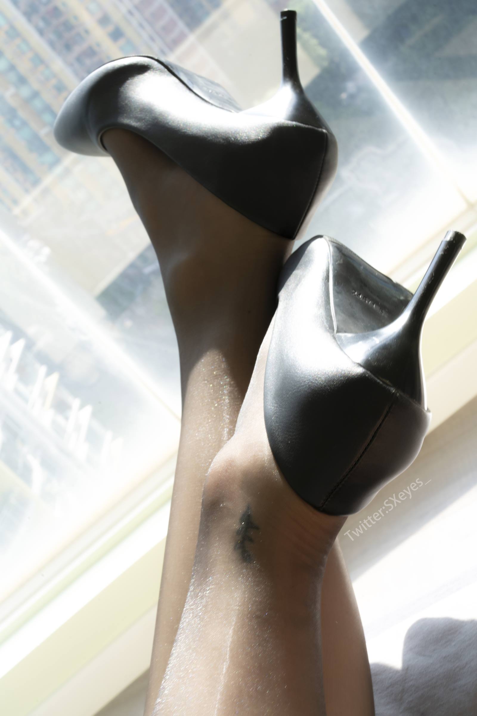 眼酱大魔王w - 居家女友[26P/277MB]]