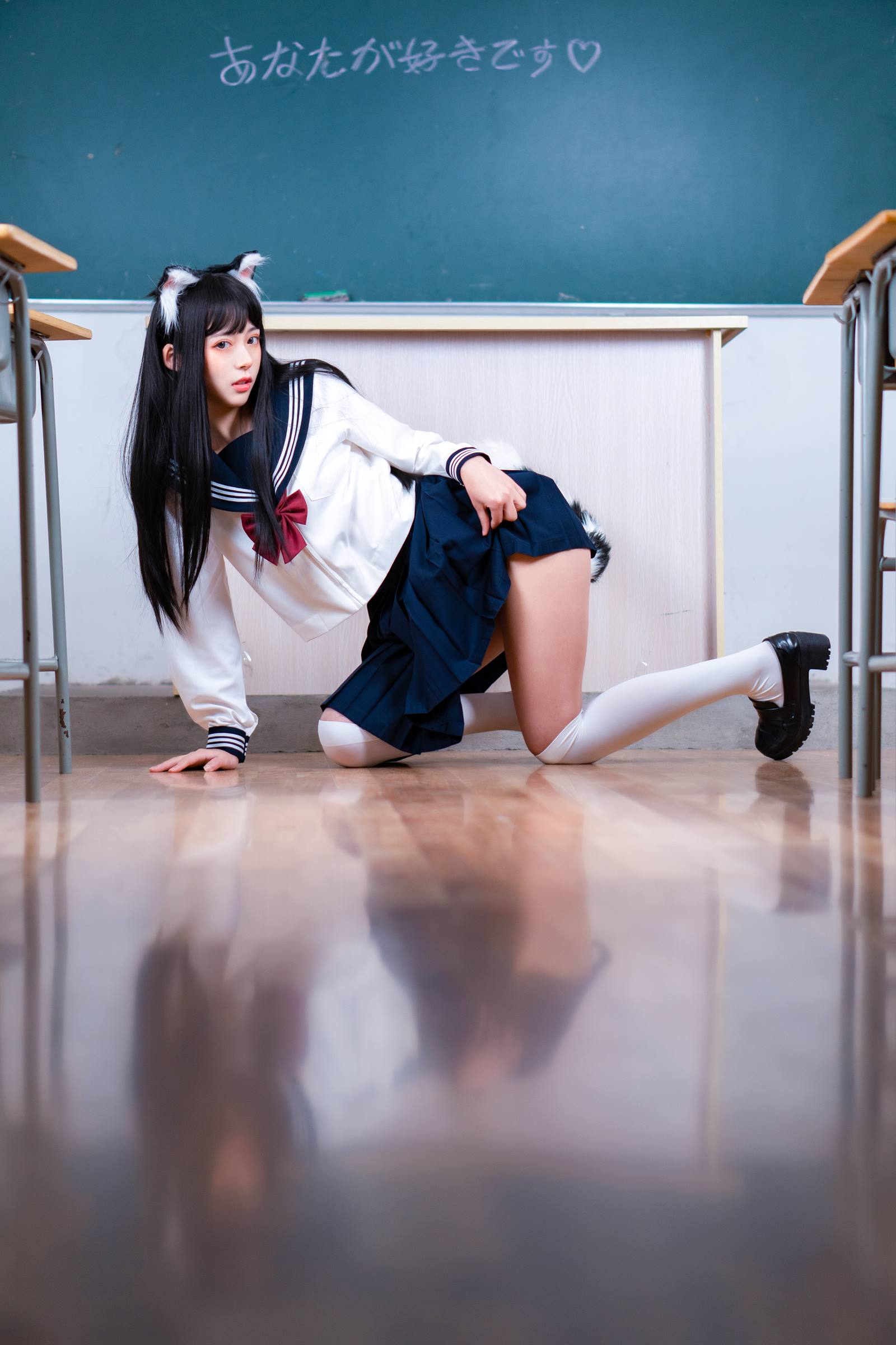 虫皿虫皿 - 猫娘JK制服[12P/81MB]