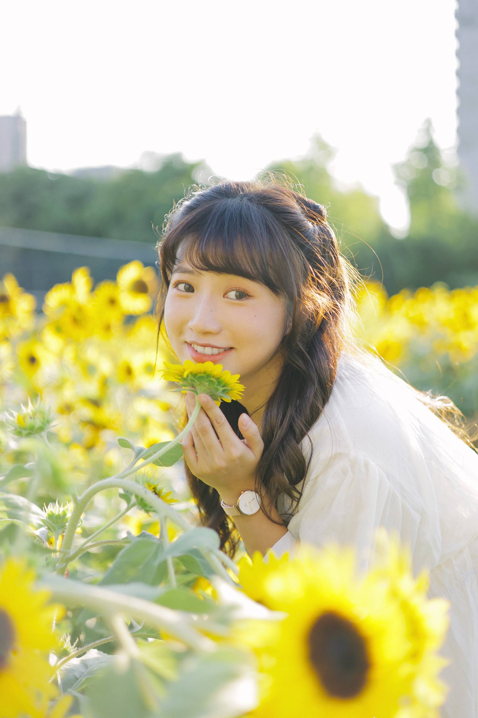 [YITUYU艺图语]2022.08.29 阳光下的花和你 蓝胖子-[24+1P/192MB]