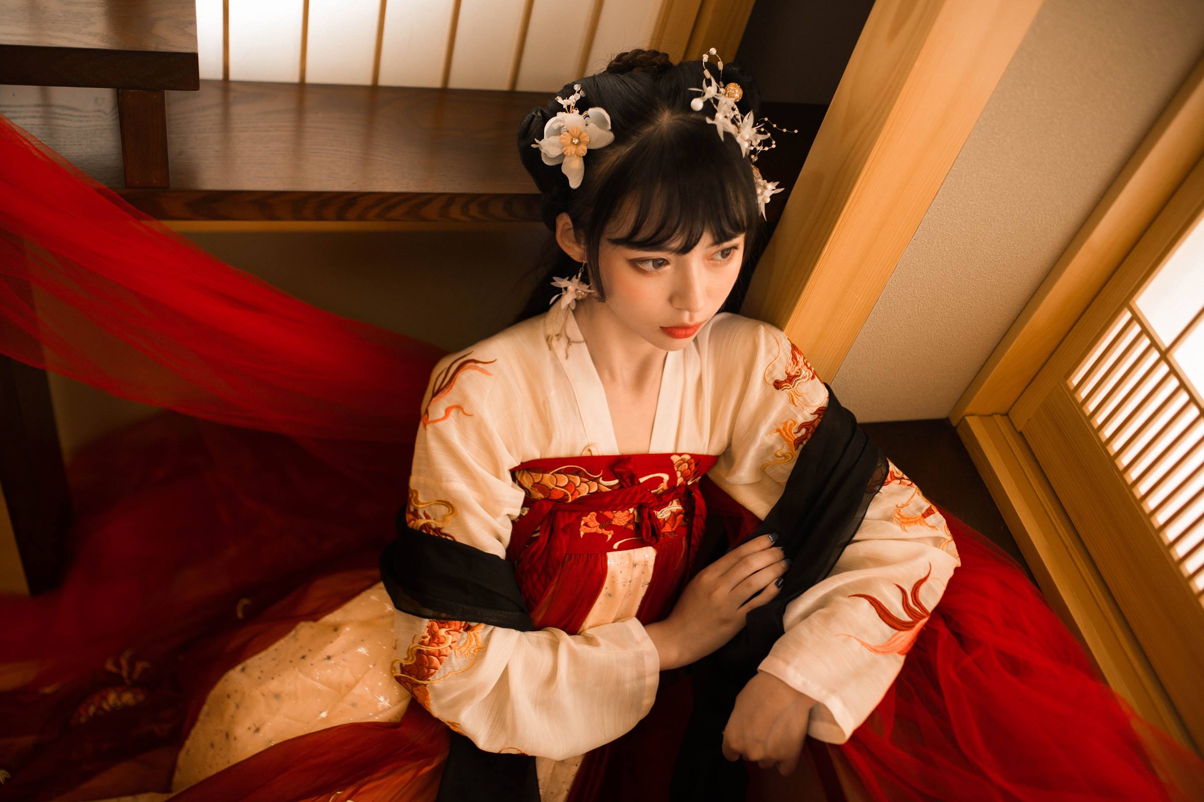 虫皿虫皿 - 龙母汉服[16P/60MB]