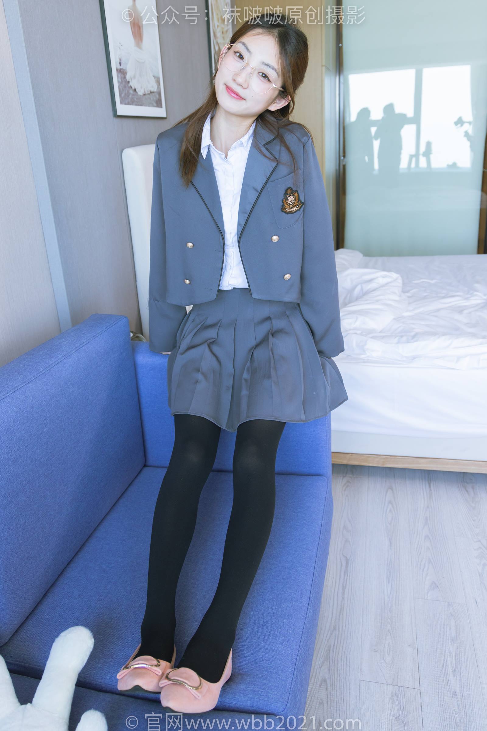 [BoBoSocks袜啵啵]NO.315 小沫-平底鞋、厚黑丝、模特穿鞋及丝袜踩玩偶小熊剧情[140P/1V/6.44GB]