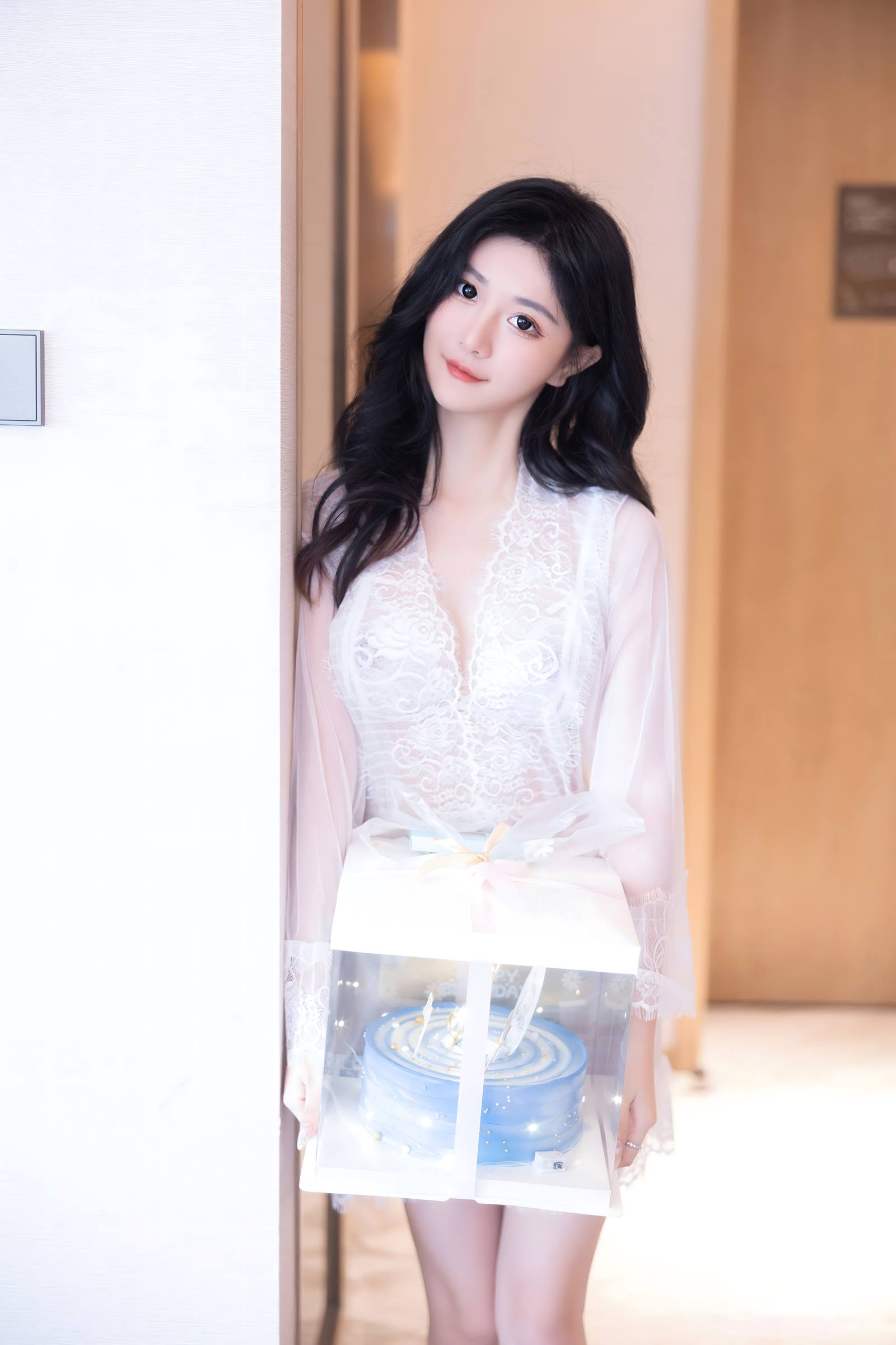 谢小蒽(幼幼)-内《生日聚会》[115P/5V/2.15G]