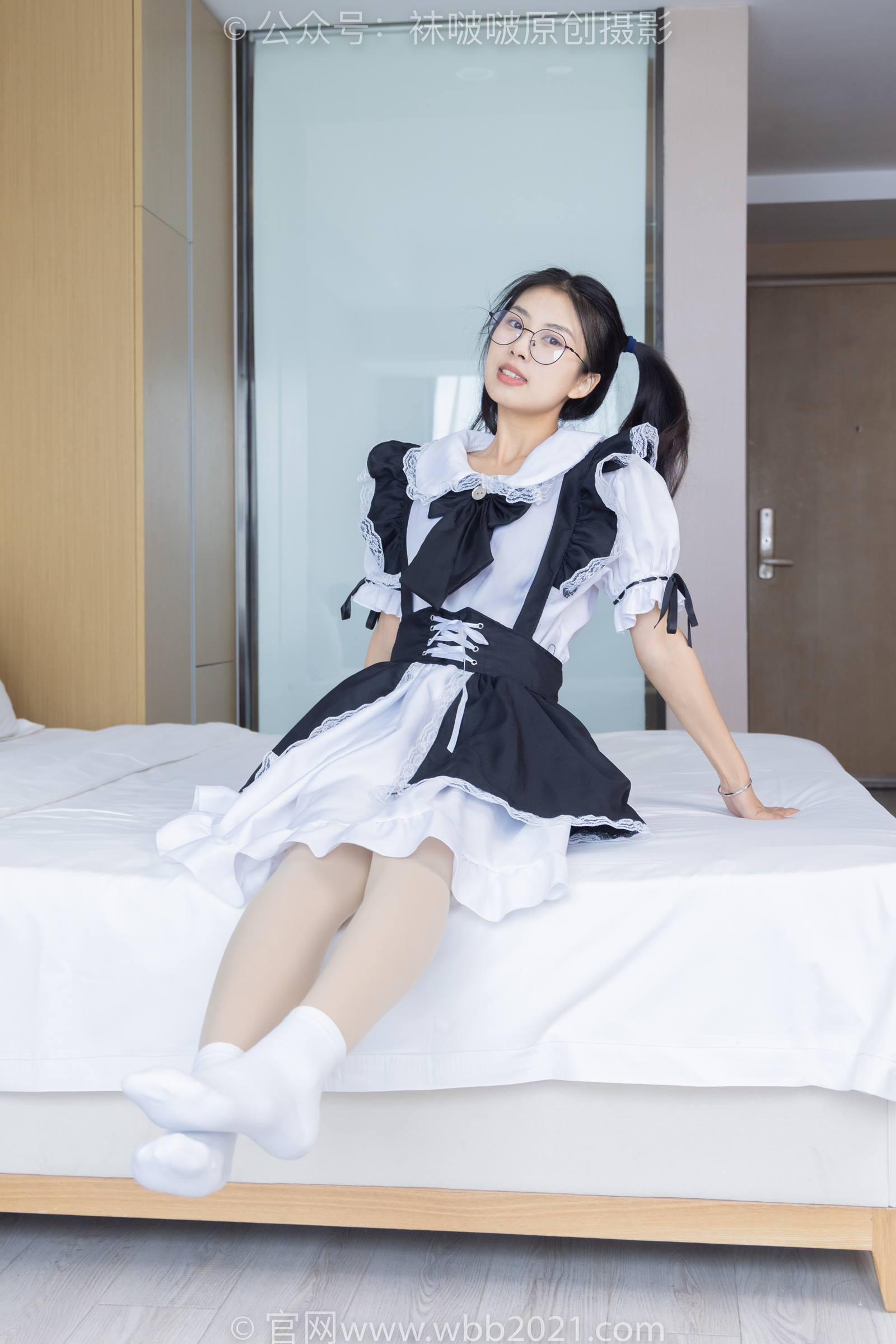 [BoBoSocks袜啵啵]NO.306 奶油-高跟鞋、皮鞋、厚白丝大腿袜、厚肉丝、白棉袜[140P/1V/5.83GB]