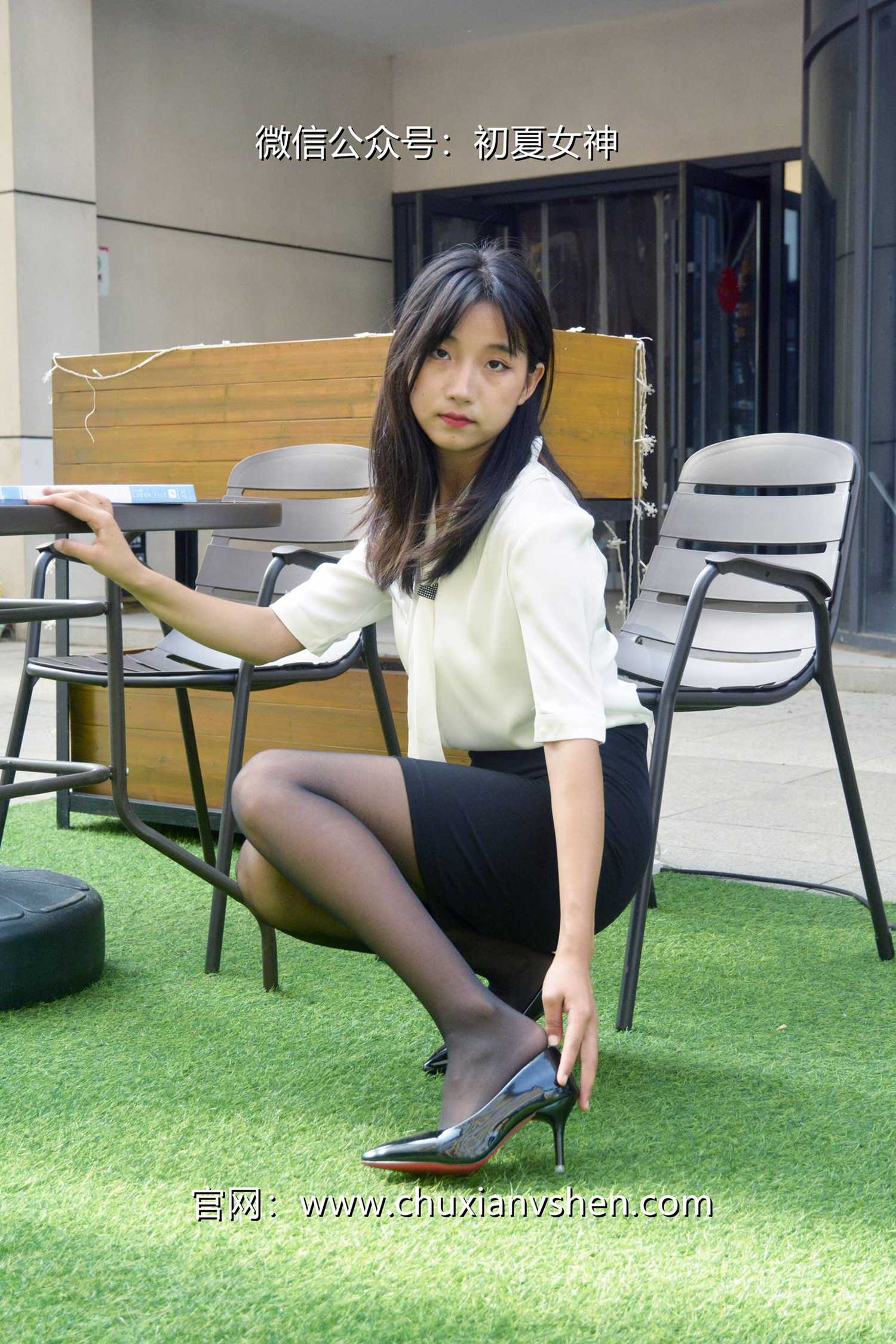 初夏女神 NO.085 点点 黑白正装[140P/1V/5.48GB]