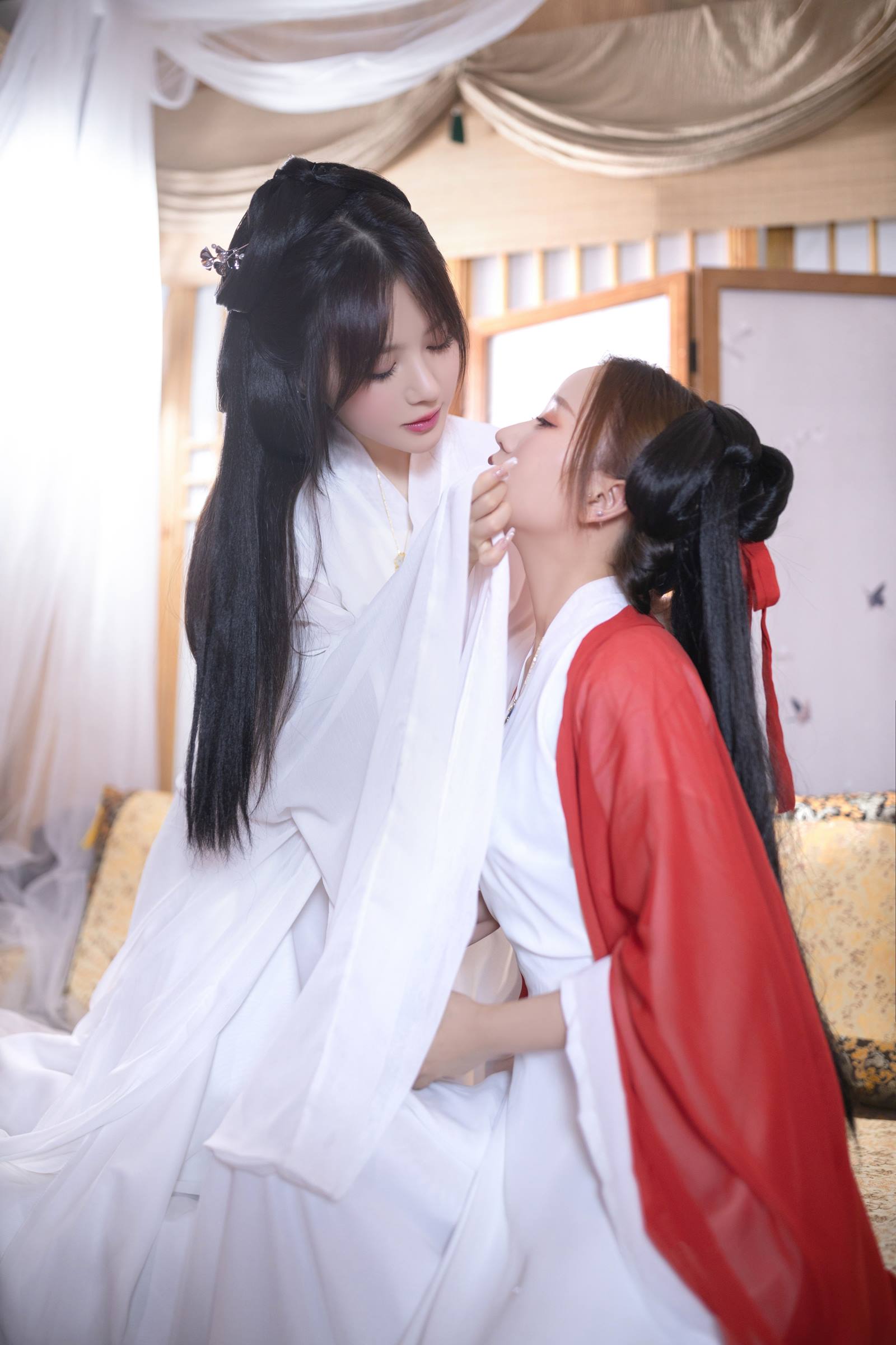 秀人内购@鱼子酱Fish – 内购私拍 情欲百合 [153P/1.05GB]