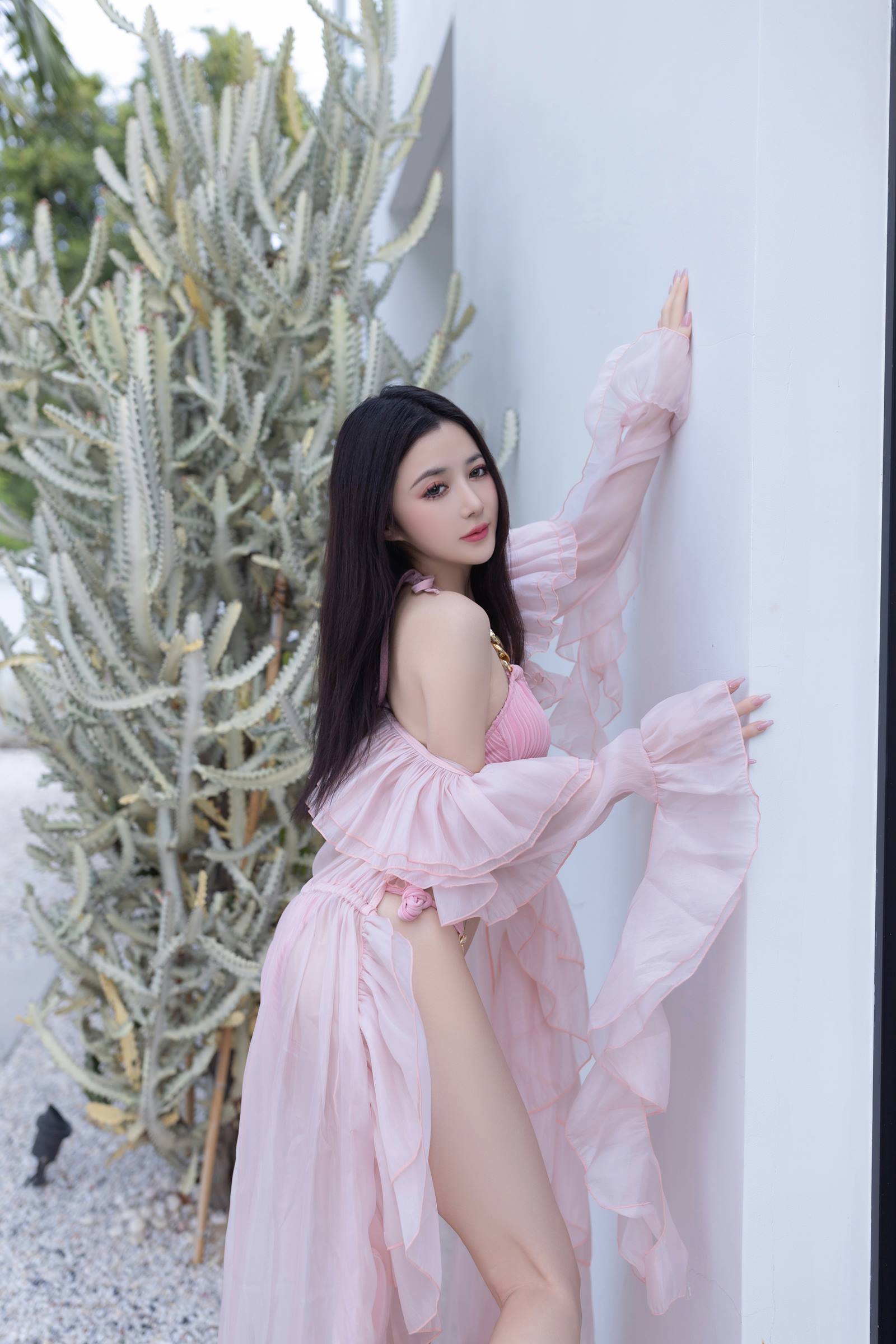鱼子酱Fish《粉色比基尼》[124P/1.41GB]