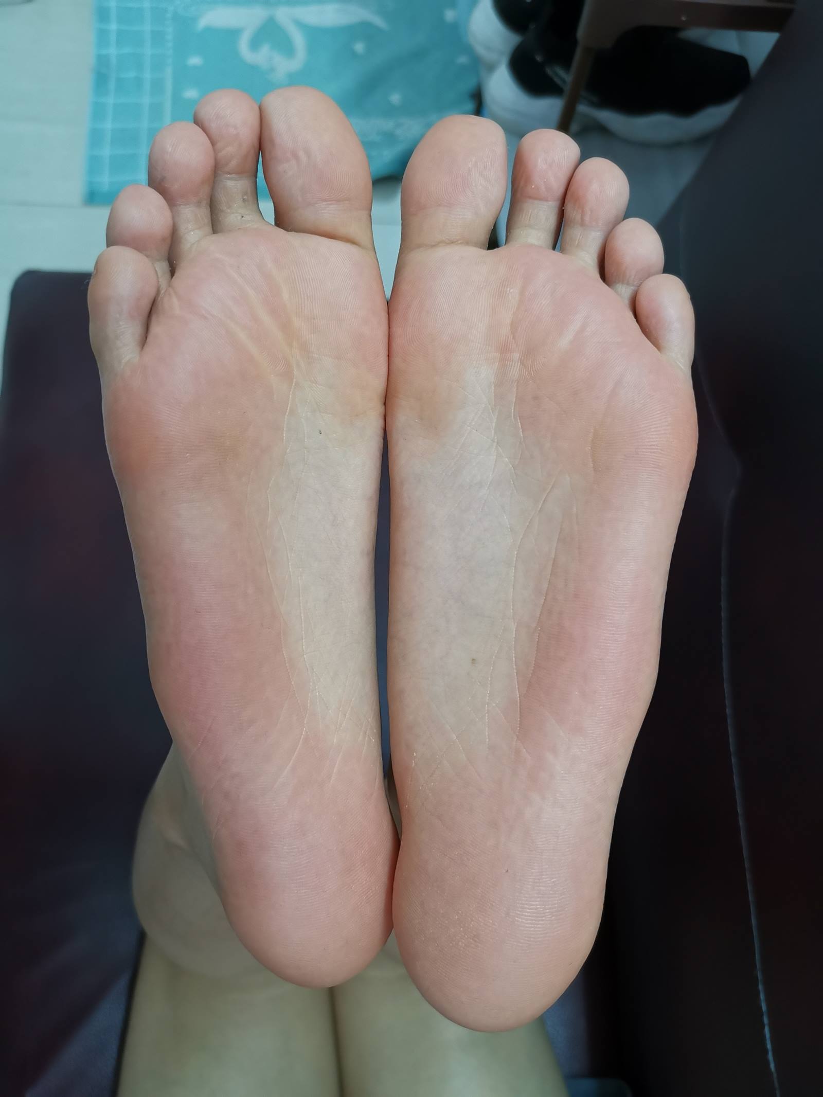 鱼鱼足影@018-第18期：舒怡[58P/155MB]