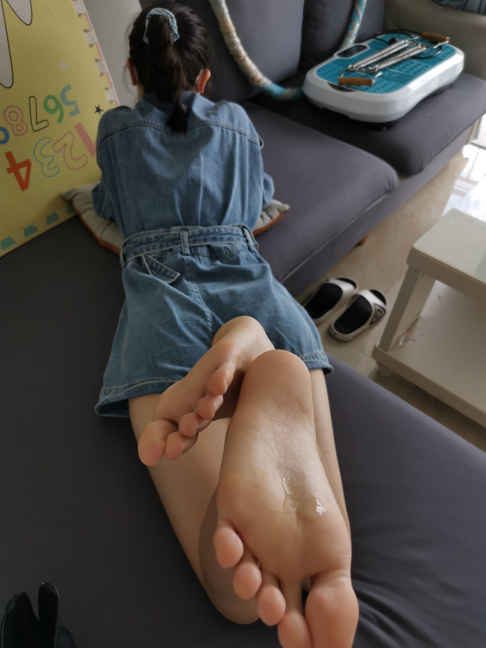 鱼鱼足影@016-第16期：周周[180P/1V/879MB]