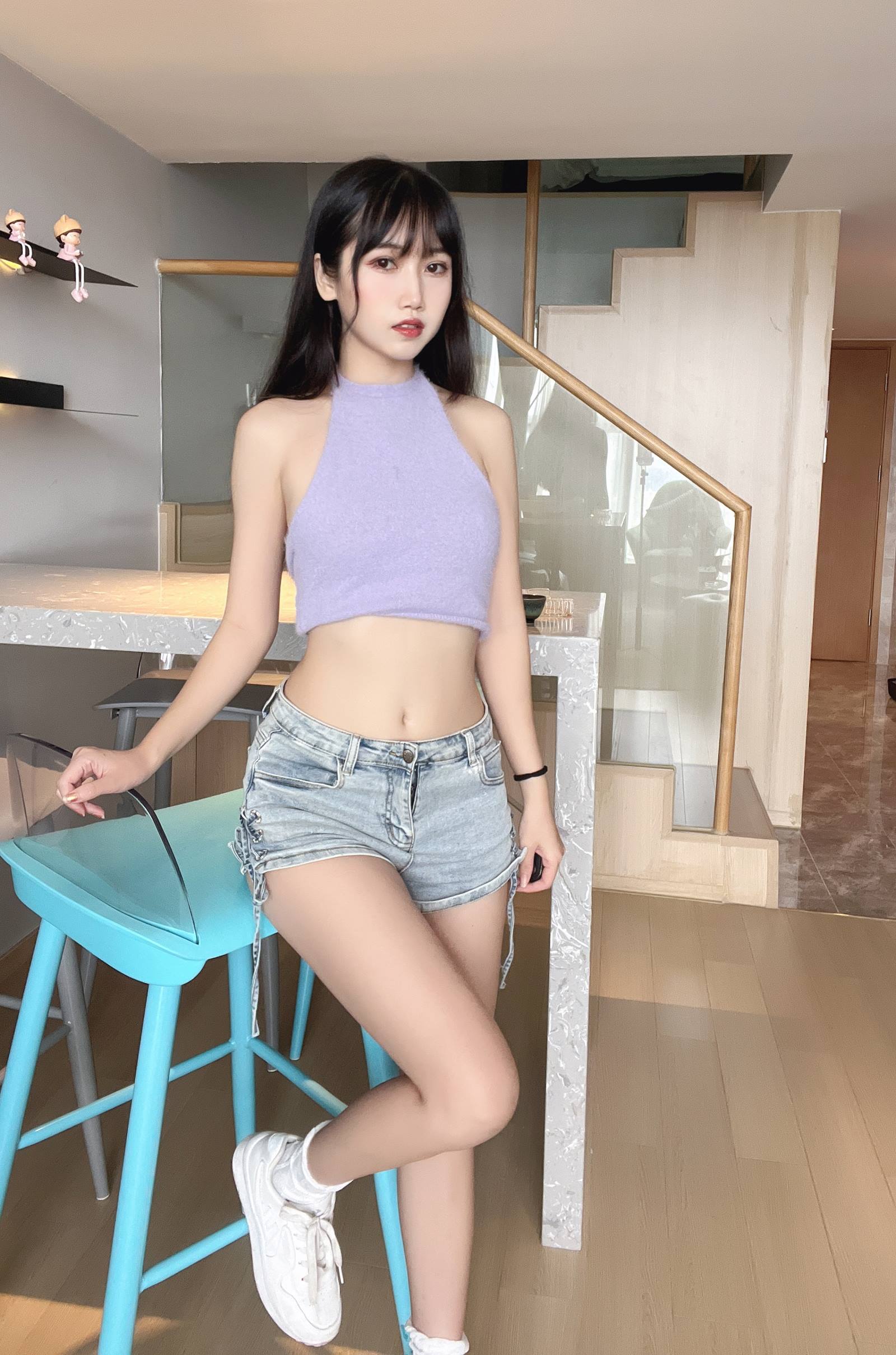 不呆猫 紫色日常[33P/1V/323M]