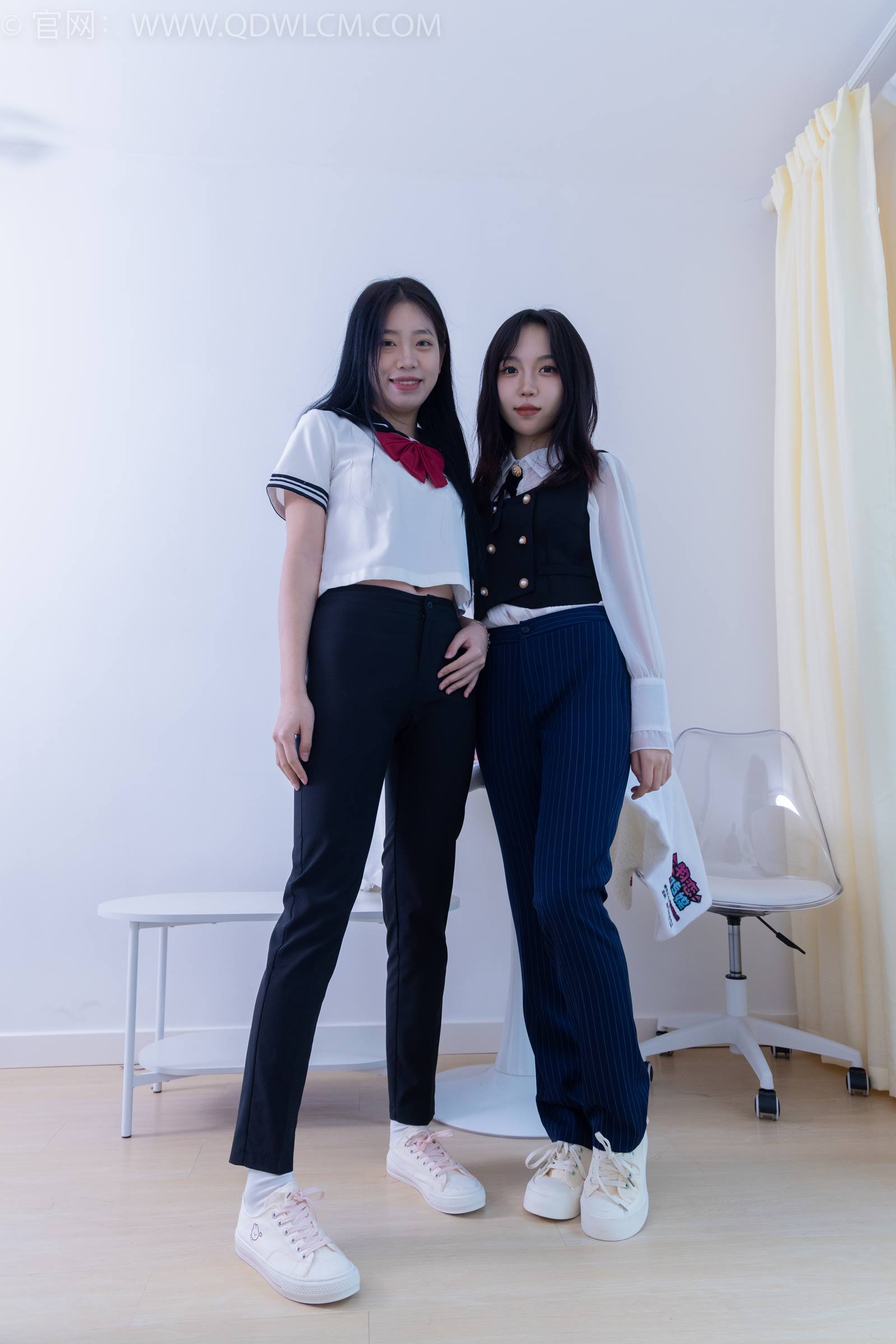 物恋传媒 NO.1835 纱纱&小谷-微风拂过[195P/1V/6.89GB]