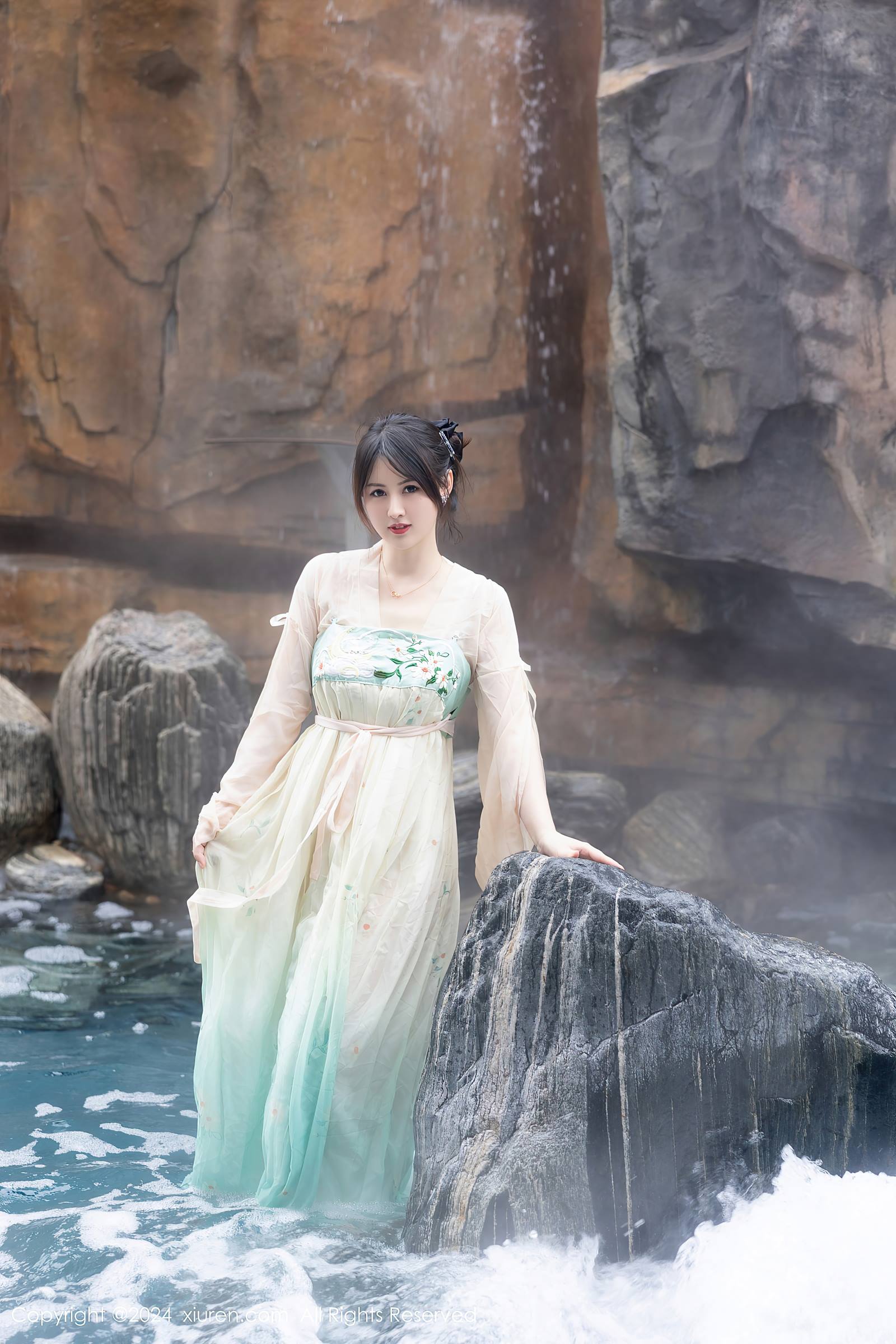 [Xiuren秀人网]2024.02.22 NO.8128 诗诗kiki[82+1P/708MB]