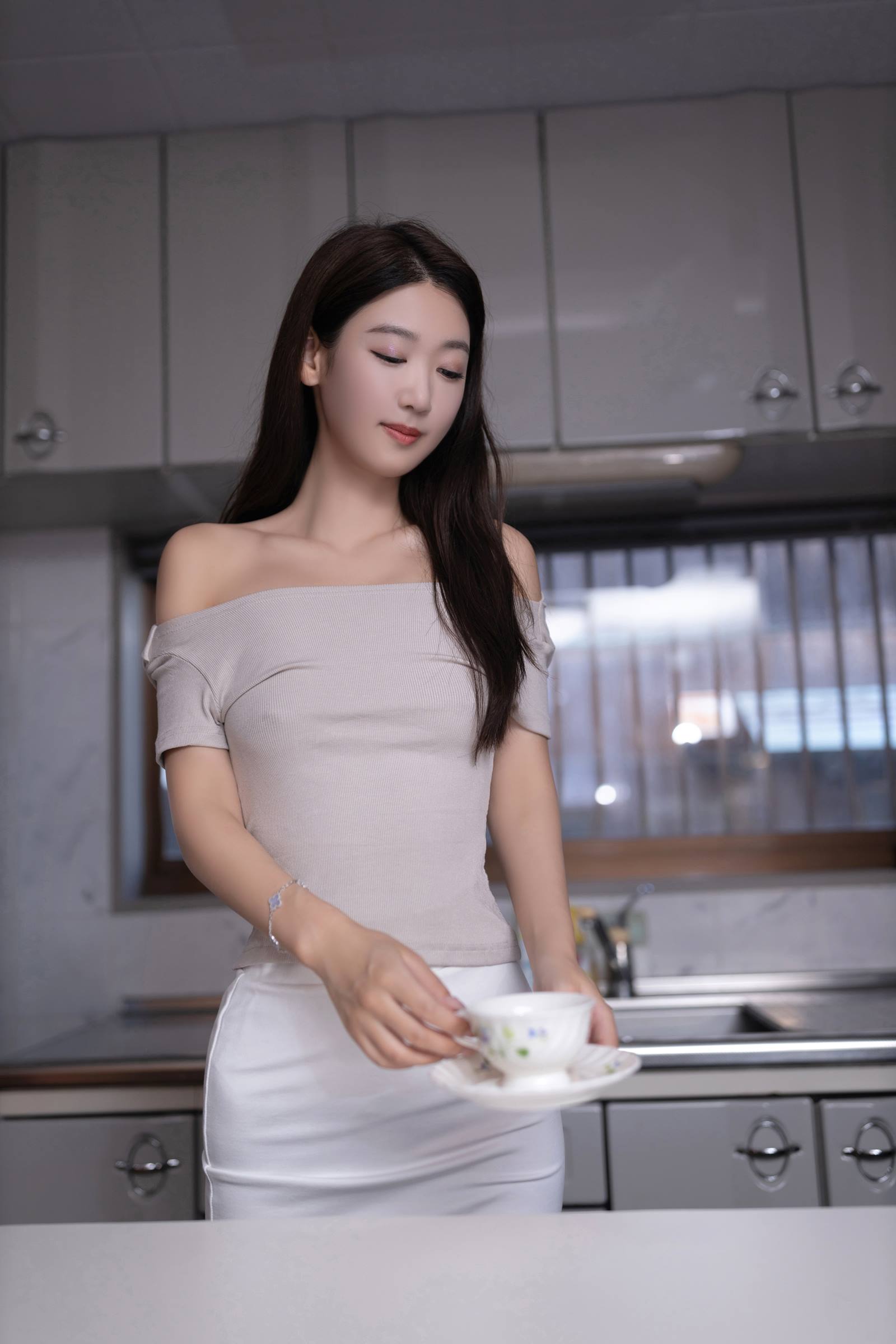 唐安琪 - 维修冰箱[71P/991MB]