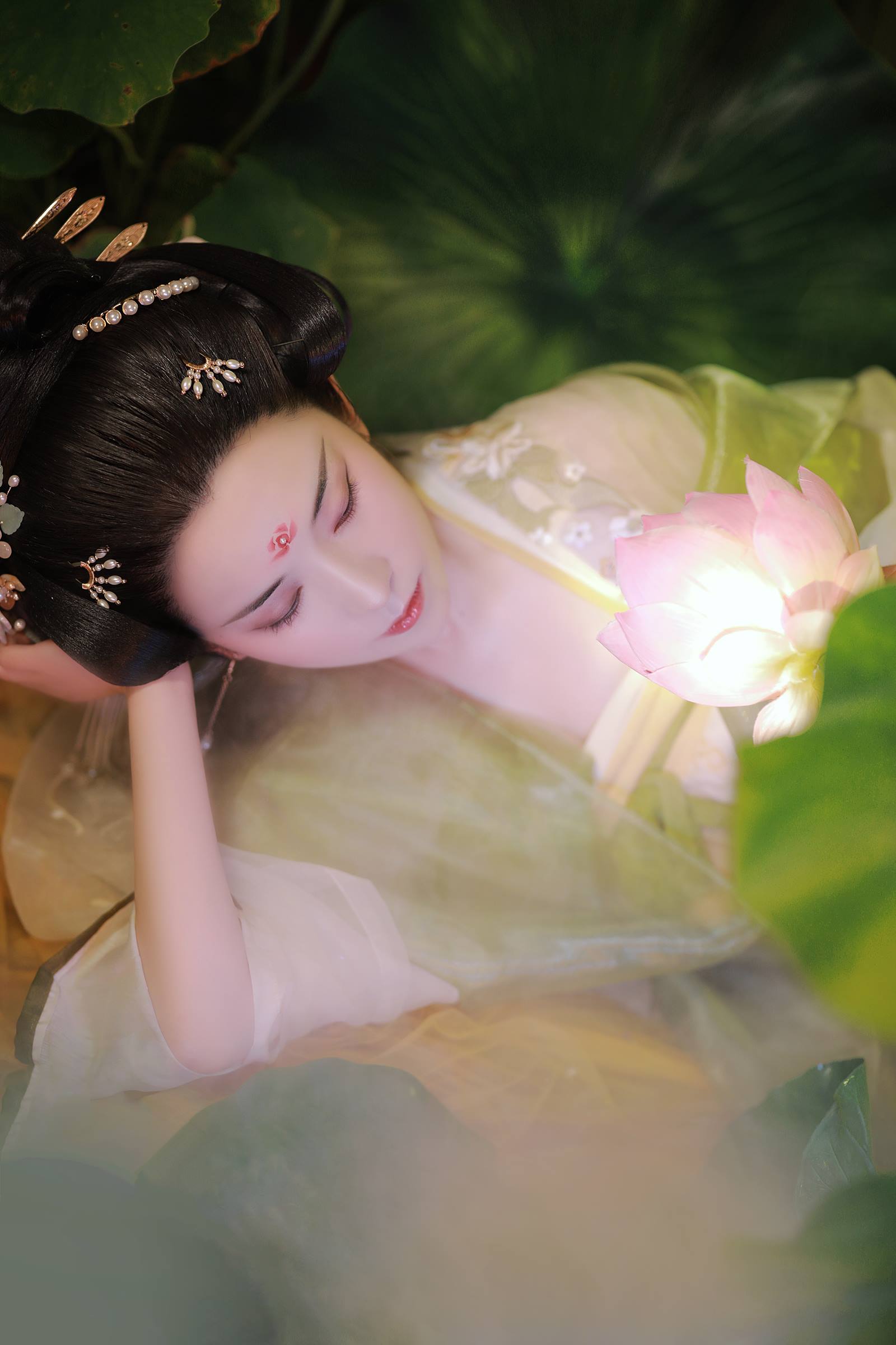 [YITUYU艺图语]2022.09.09 云想衣裳花想容 也清秋[31+1P/681MB]