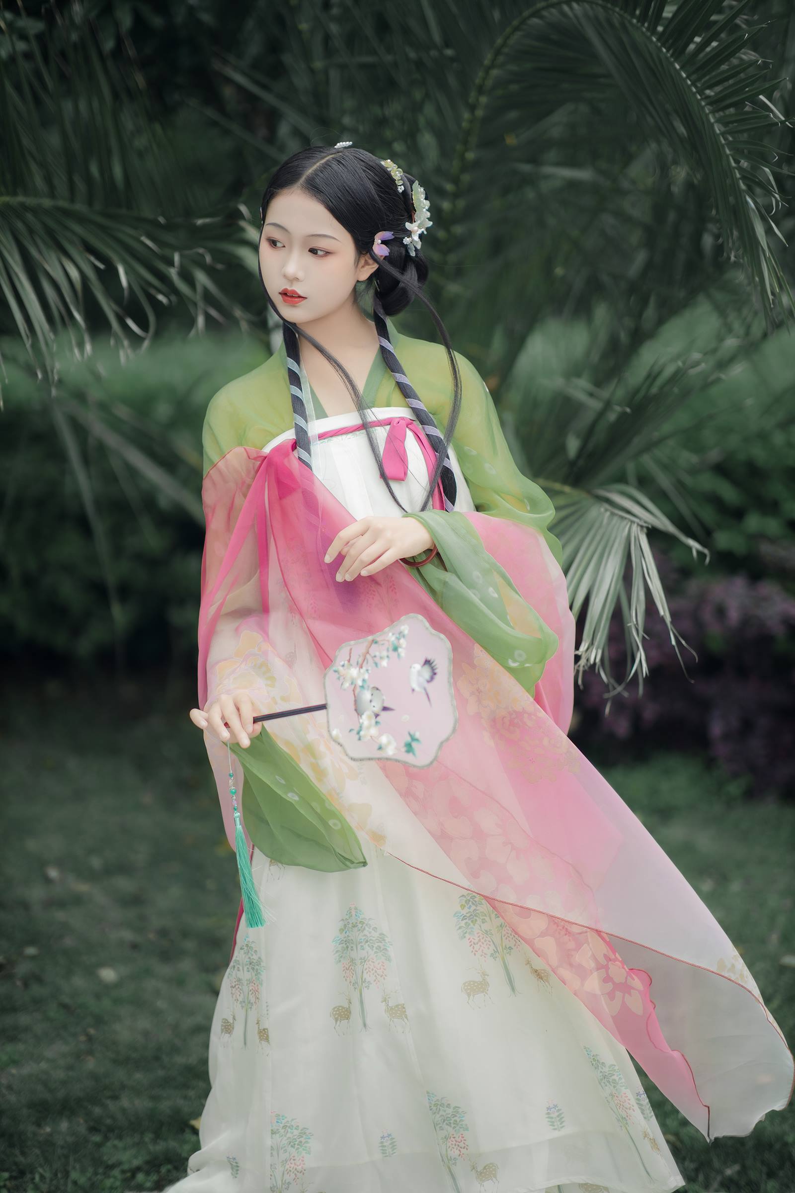 [YITUYU艺图语]2022.09.14 蔷薇 若韵[22+1P/189MB]