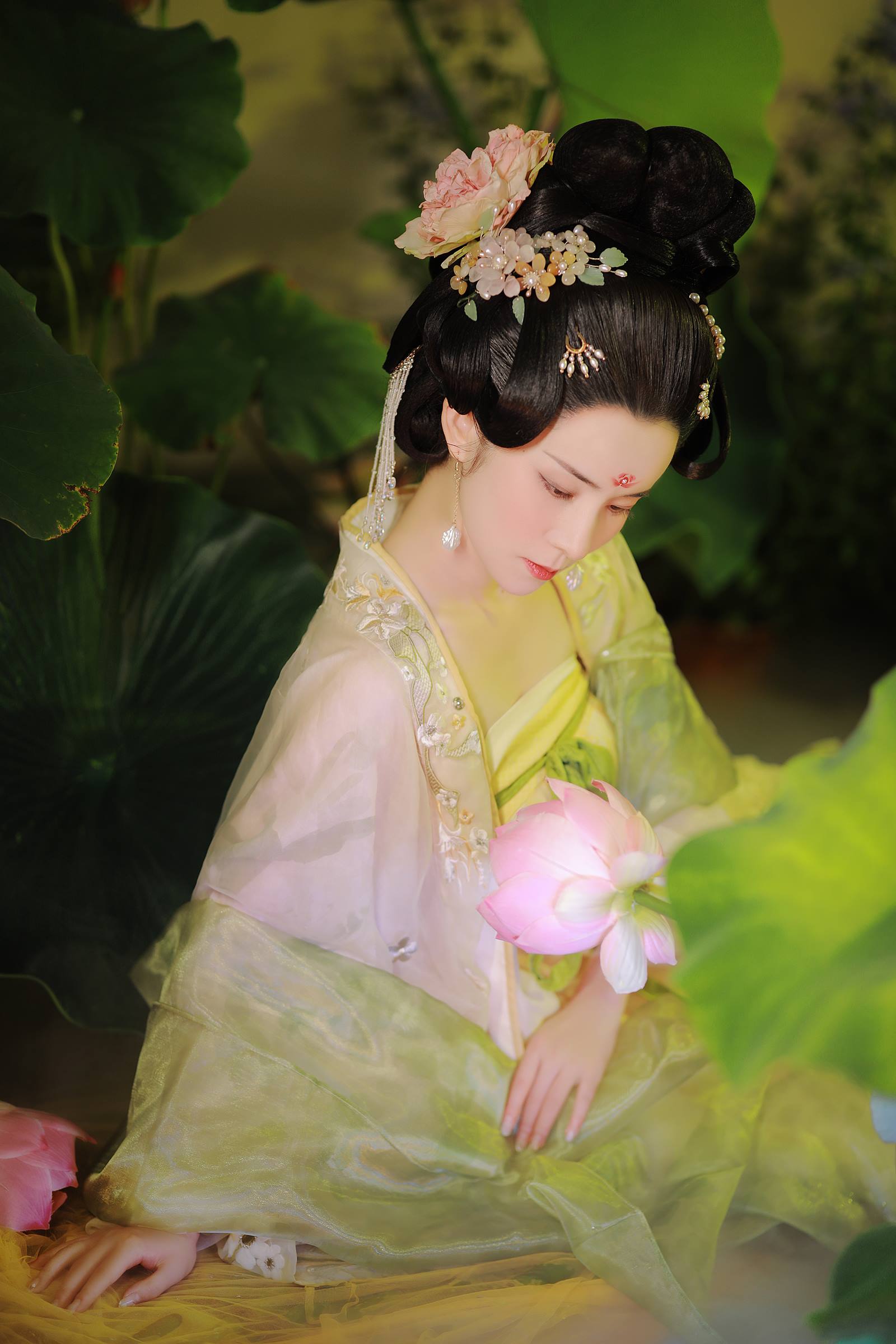 [YITUYU艺图语]2022.09.09 云想衣裳花想容 也清秋[31+1P/681MB]