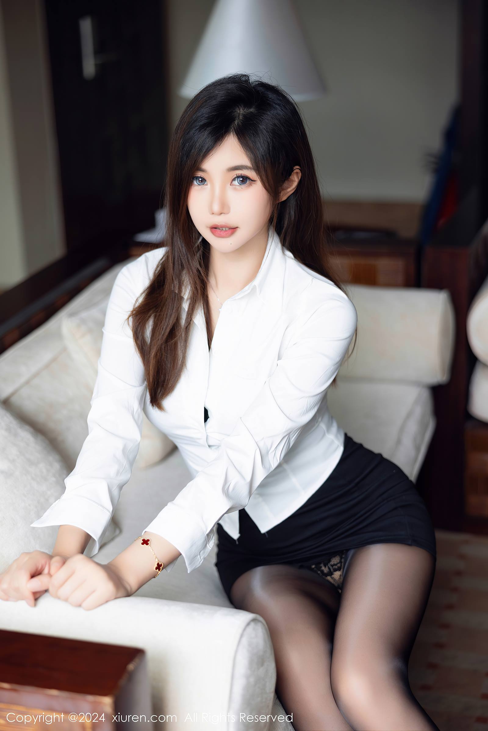 [Xiuren秀人网]2024.02.02 NO.8053 绮里嘉ula[101+1P/927MB]