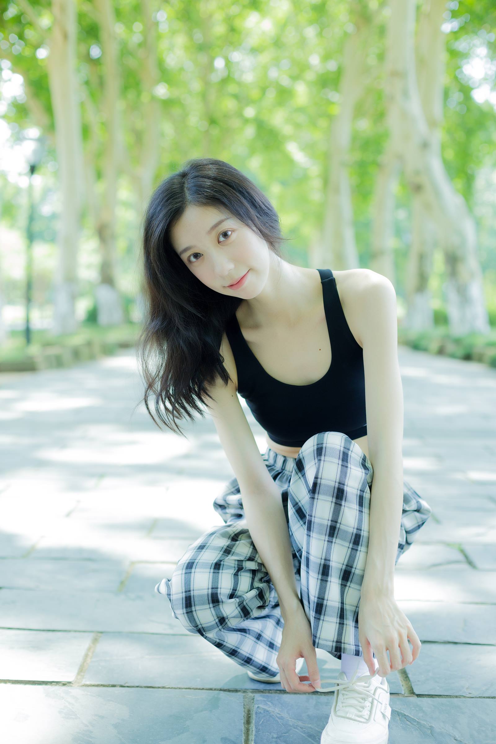 [YITUYU艺图语]2022.09.08 晨练日 饲猫少女-[26+1P/237MB]