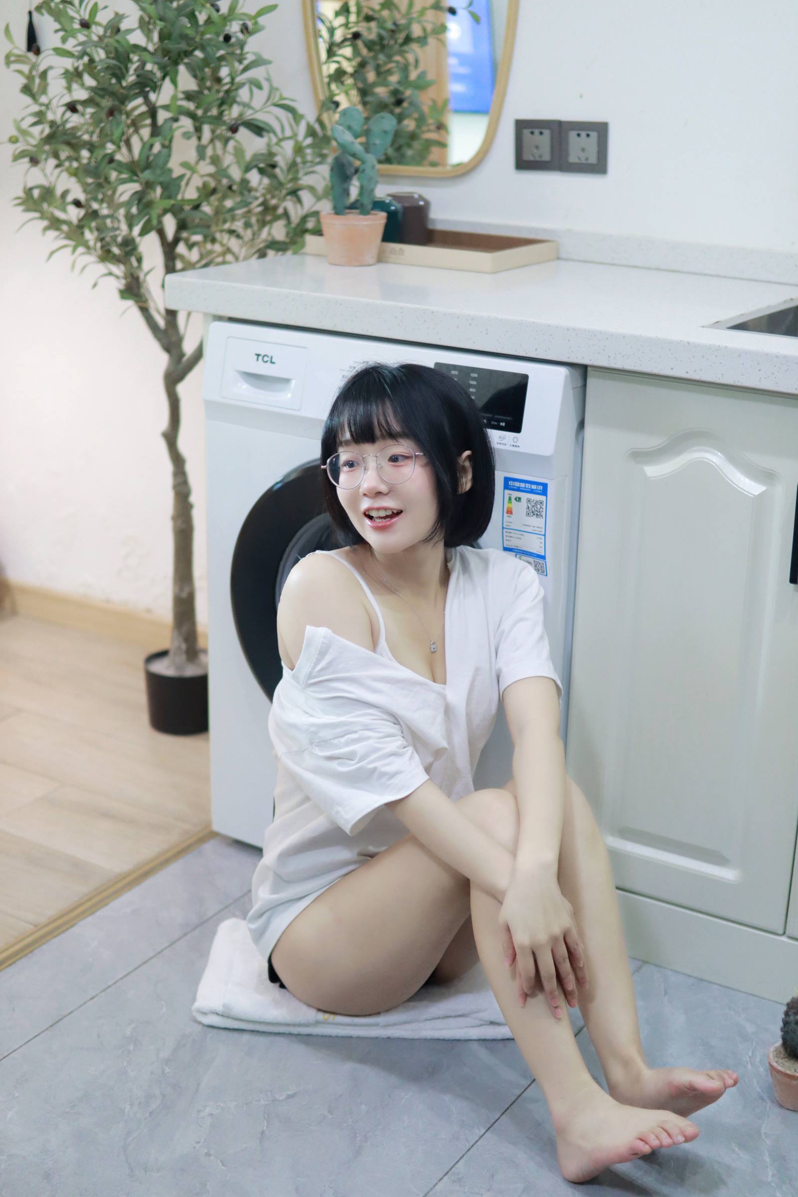 动漫博主@胜利的小生活微密圈系列 -居家女友 [8P/18MB]